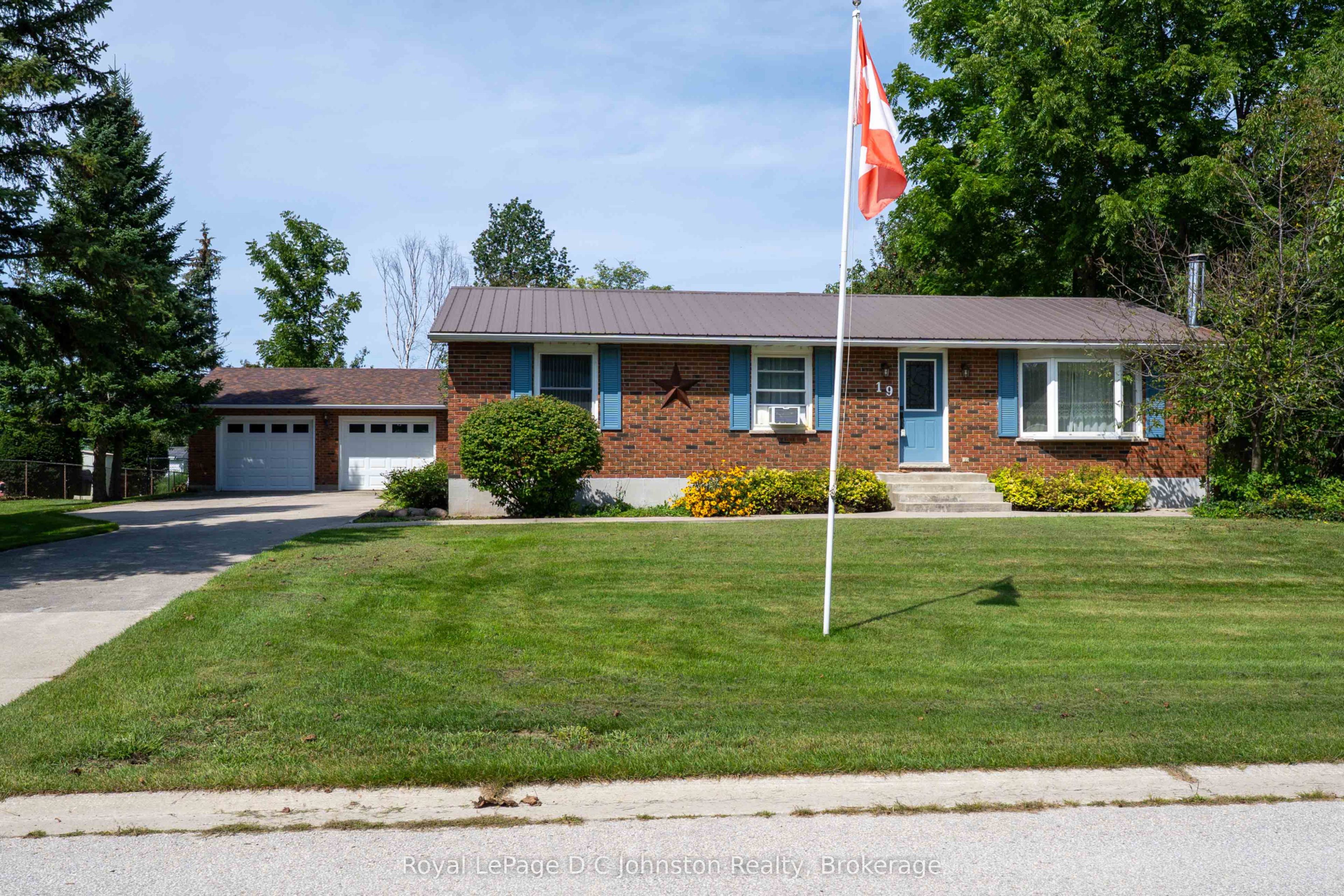 19 Smith Street, Kincardine, ON N0G 2T0 photo 2