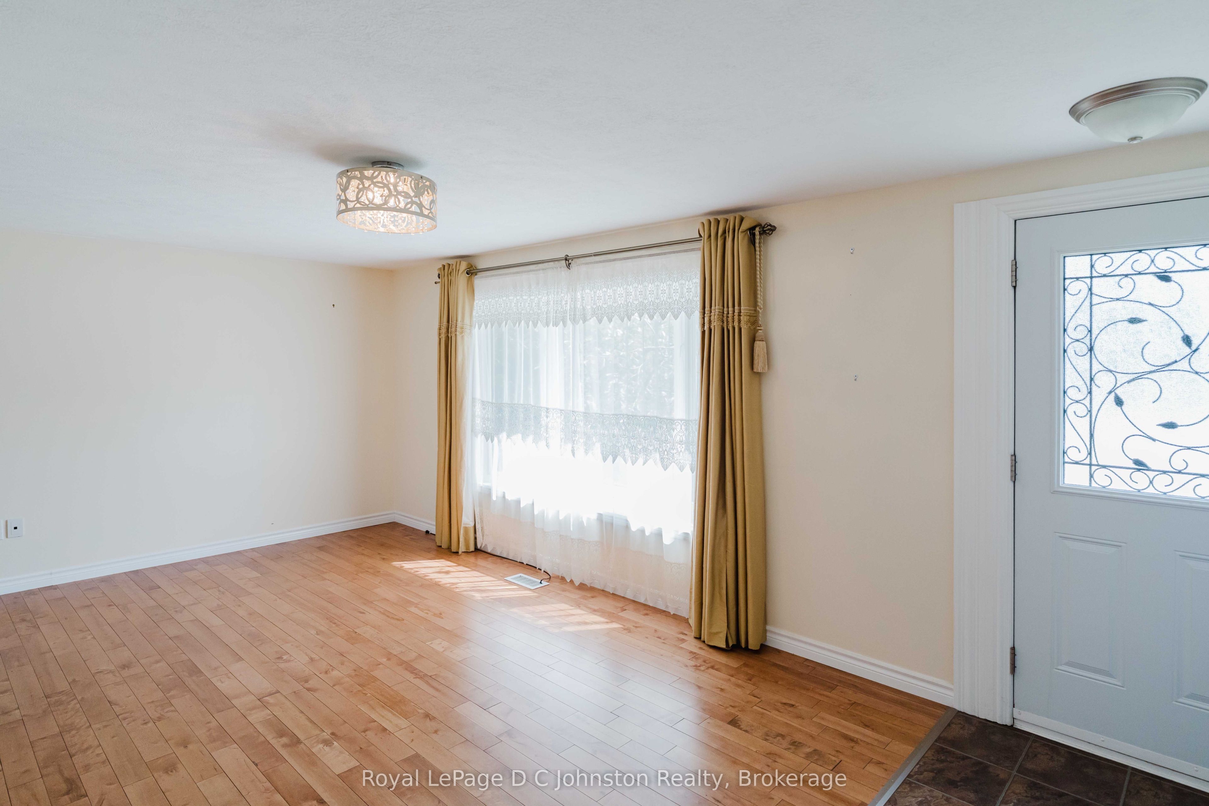 19 Smith Street, Kincardine, ON N0G 2T0 photo 3