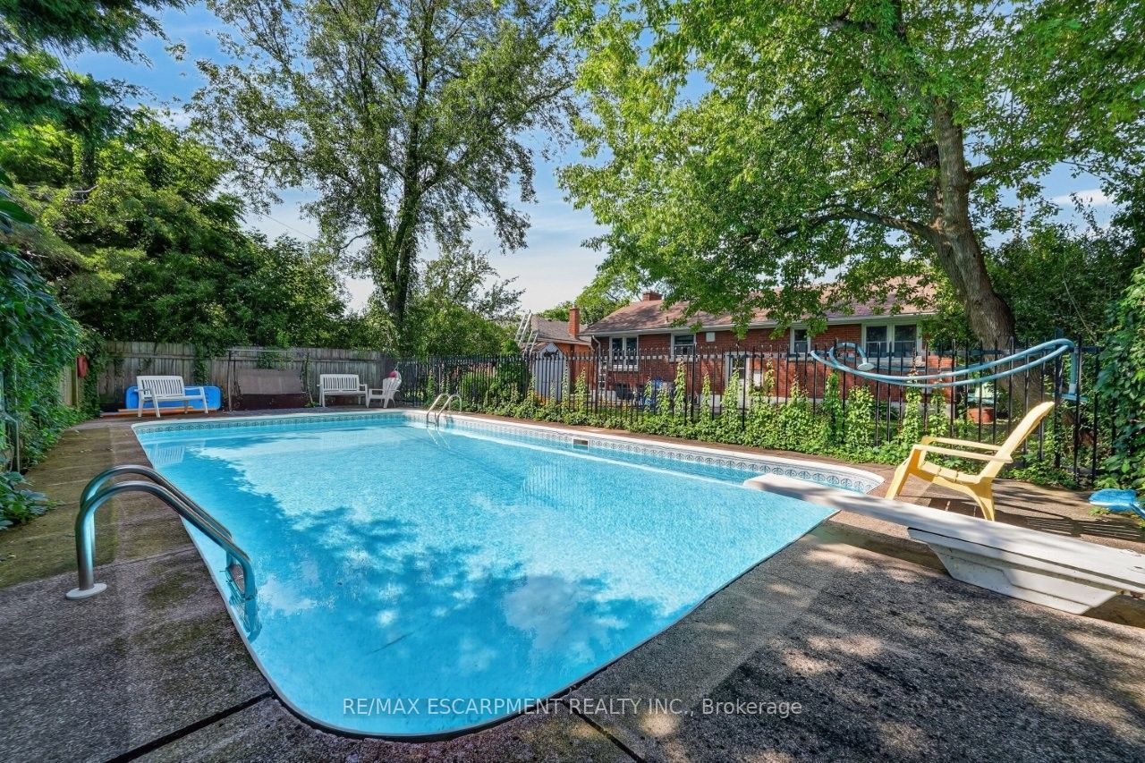 16 Byrne Boulevard, St. Catharines, ON L2T 2H7 photo 2