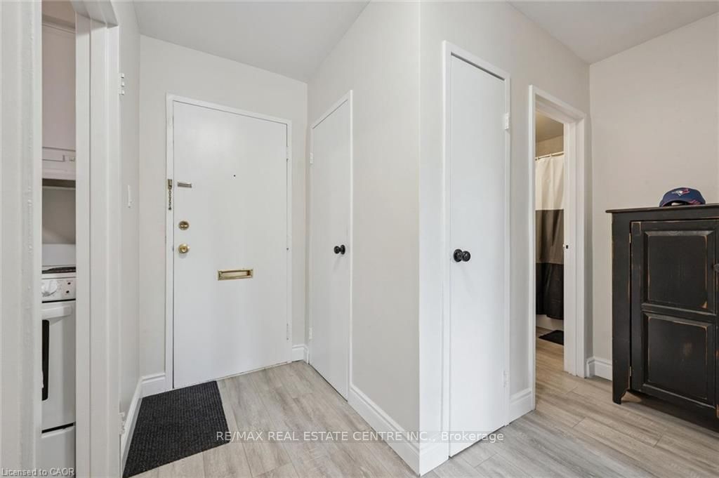 25 Walton Avenue, Kitchener, ON N2C 2B4 photo 4