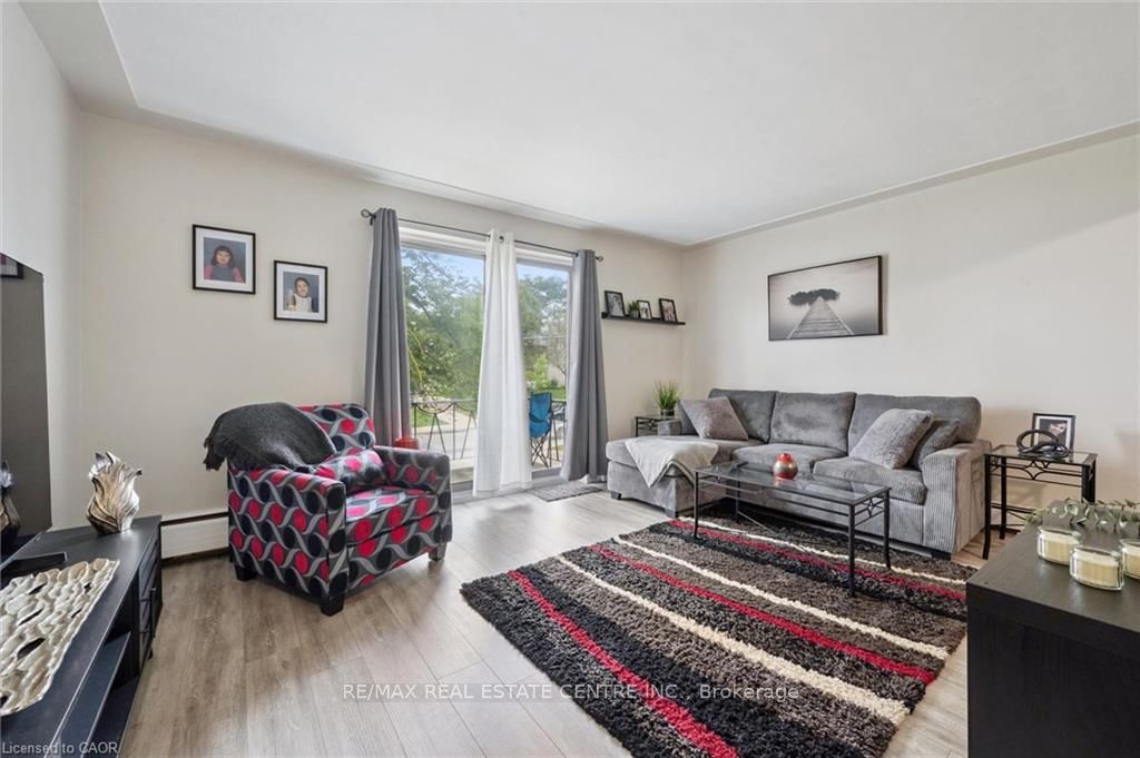25 Walton Avenue, Kitchener, ON N2C 2B4 photo 5