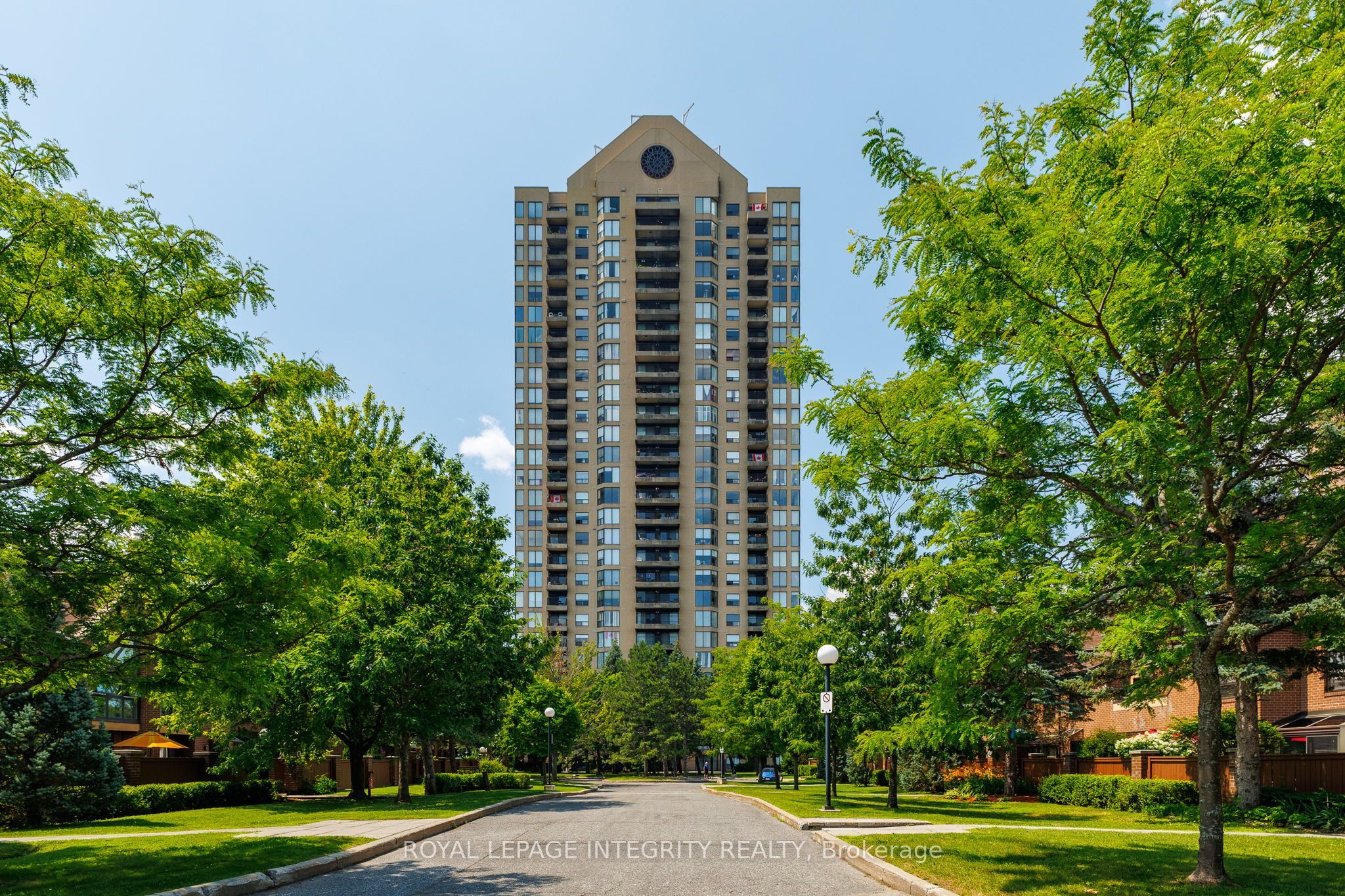 545 St Laurent Boulevard 803, Manor Park - Cardinal Glen and Area, ON K1K 4H9