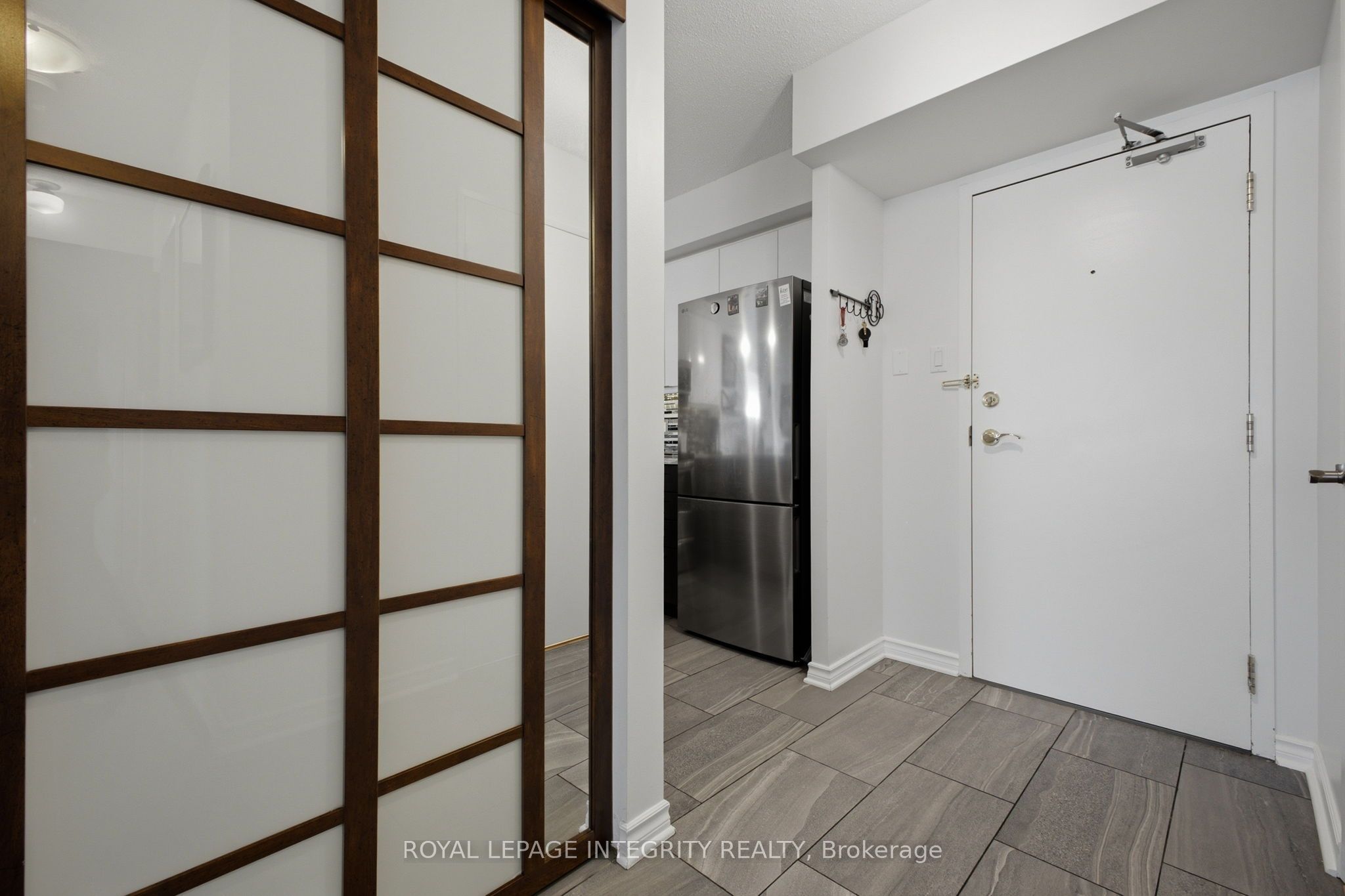 545 St Laurent Boulevard 803, Manor Park - Cardinal Glen and Area, ON K1K 4H9 photo 5
