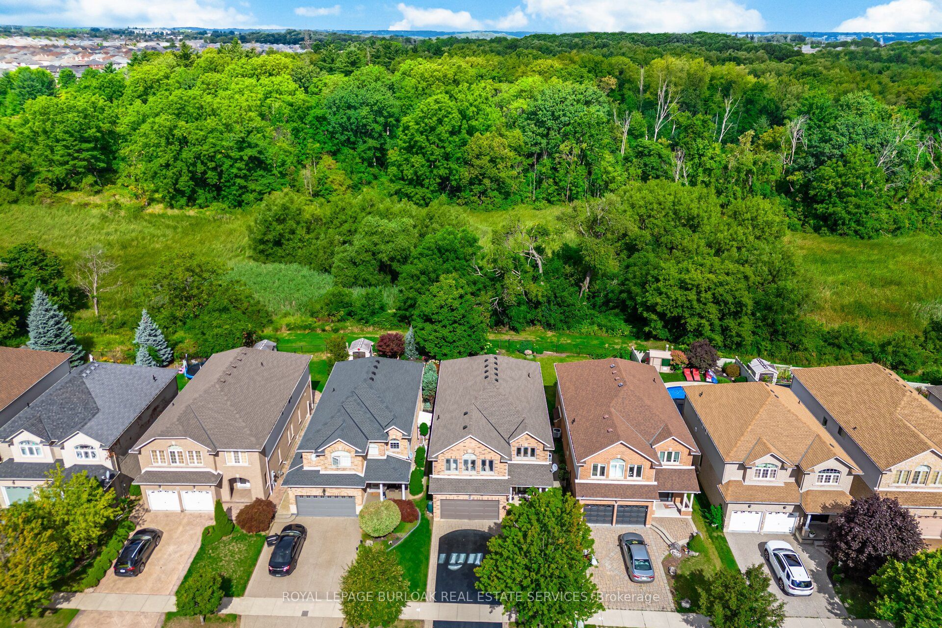 84 Meadowbank Drive, Hamilton, ON L9B 2Y1