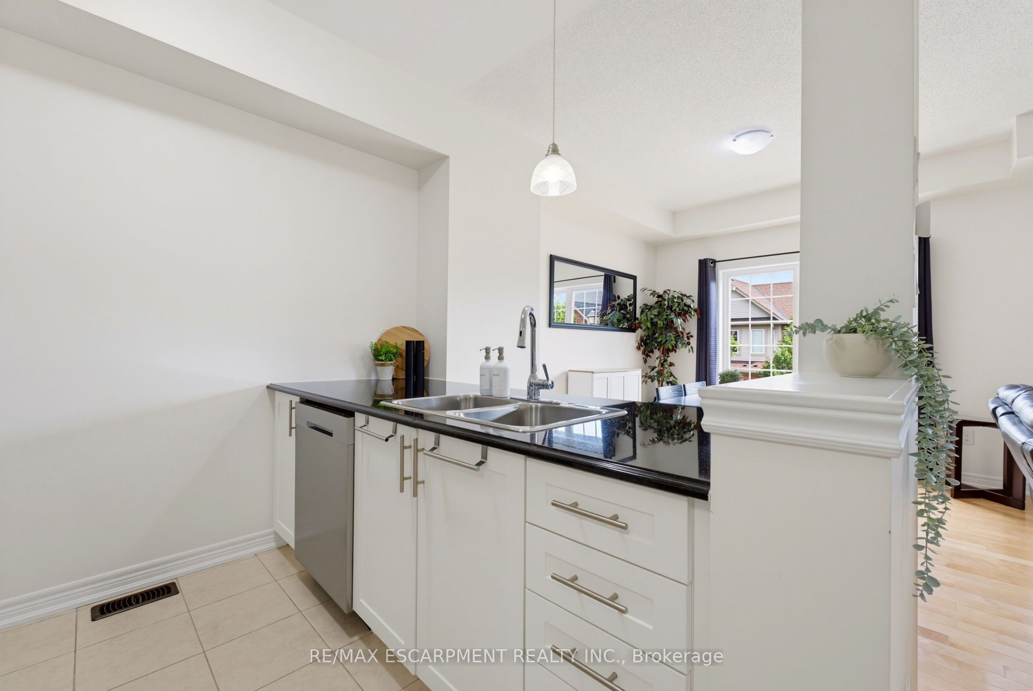 541 Winston Road 50, Grimsby, ON L3M 0C5 photo 5