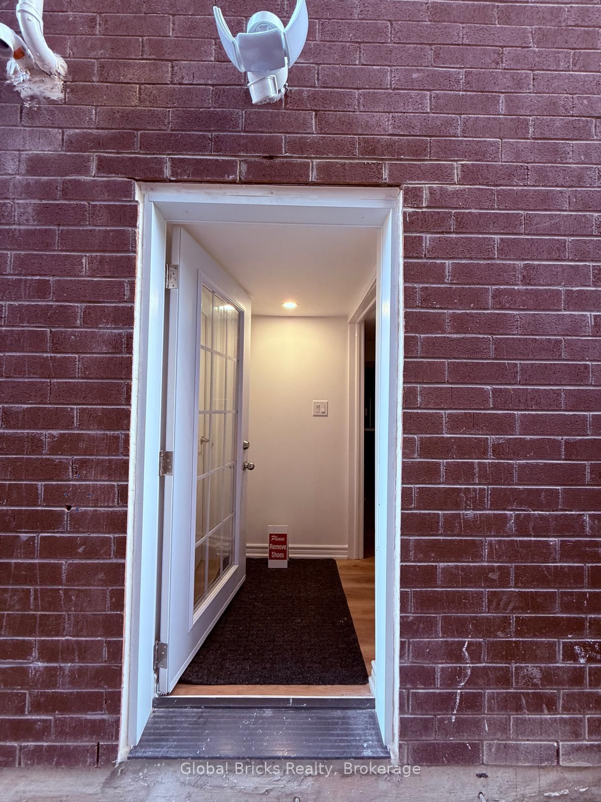 1033 Trailsview Avenue Bsmt, Cobourg, ON K9A 4K3 photo 2