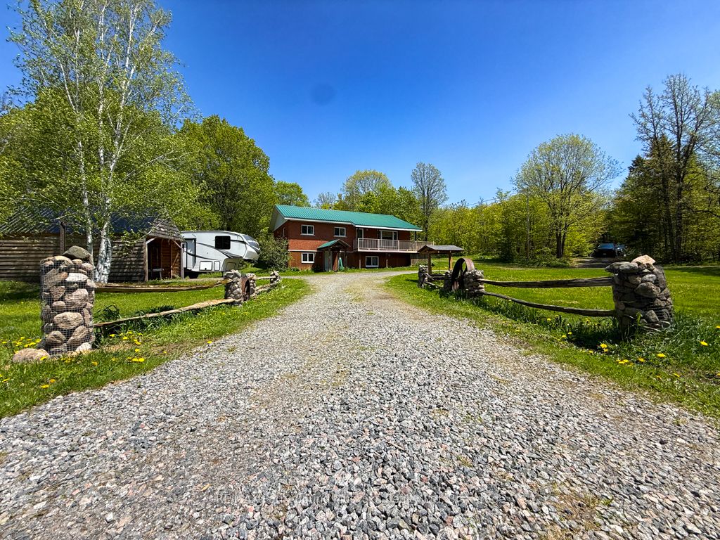 690 Hurdville Road, McKellar, ON P2A 2W7 photo 2