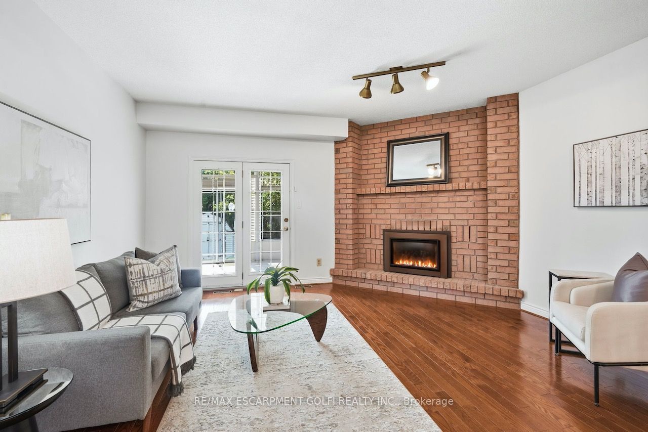 12 Sumner Crescent, Grimsby, ON L3M 5E2 photo 3