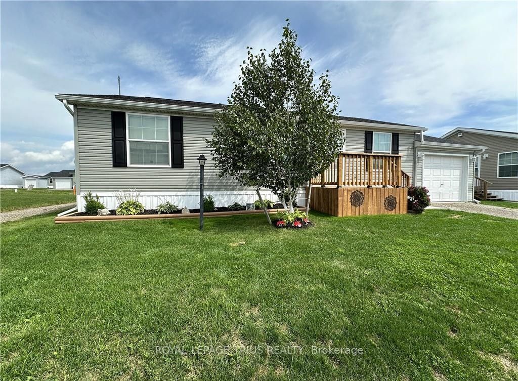 14 Copper Beech Drive, Haldimand, ON N0A 1L0 photo 2