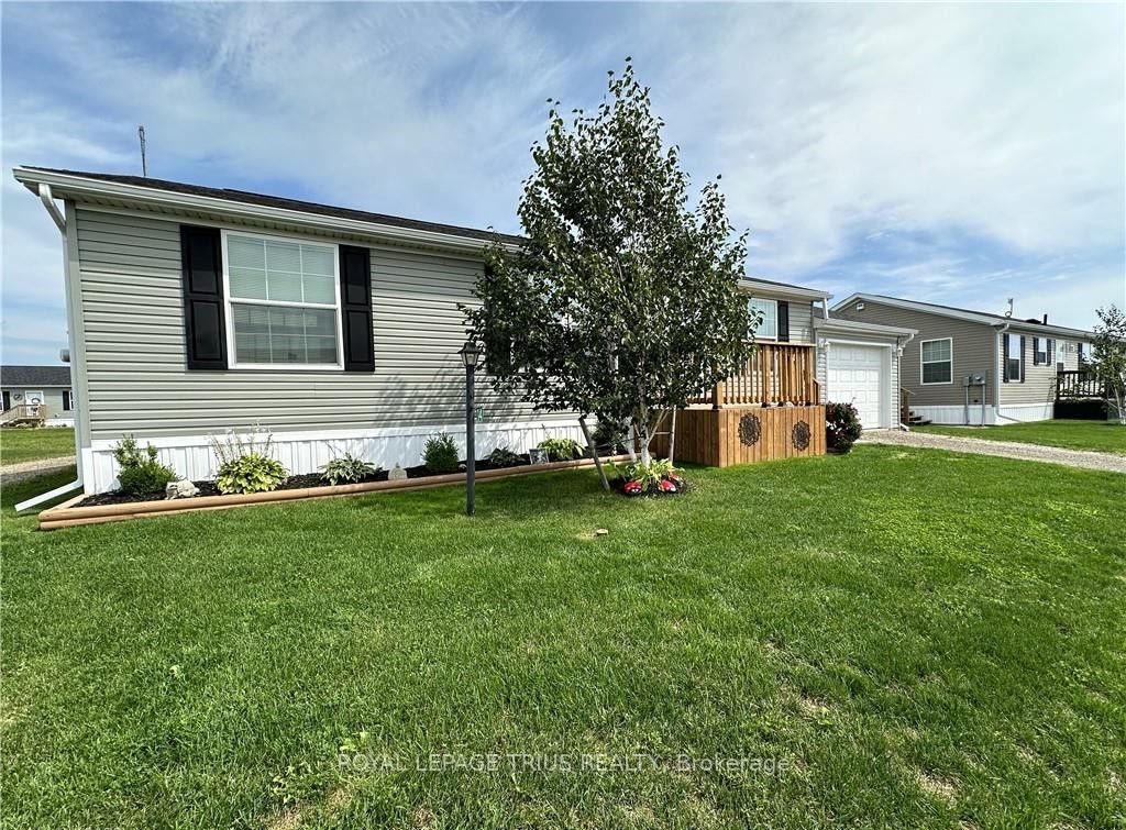 14 Copper Beech Drive, Haldimand, ON N0A 1L0 photo 3