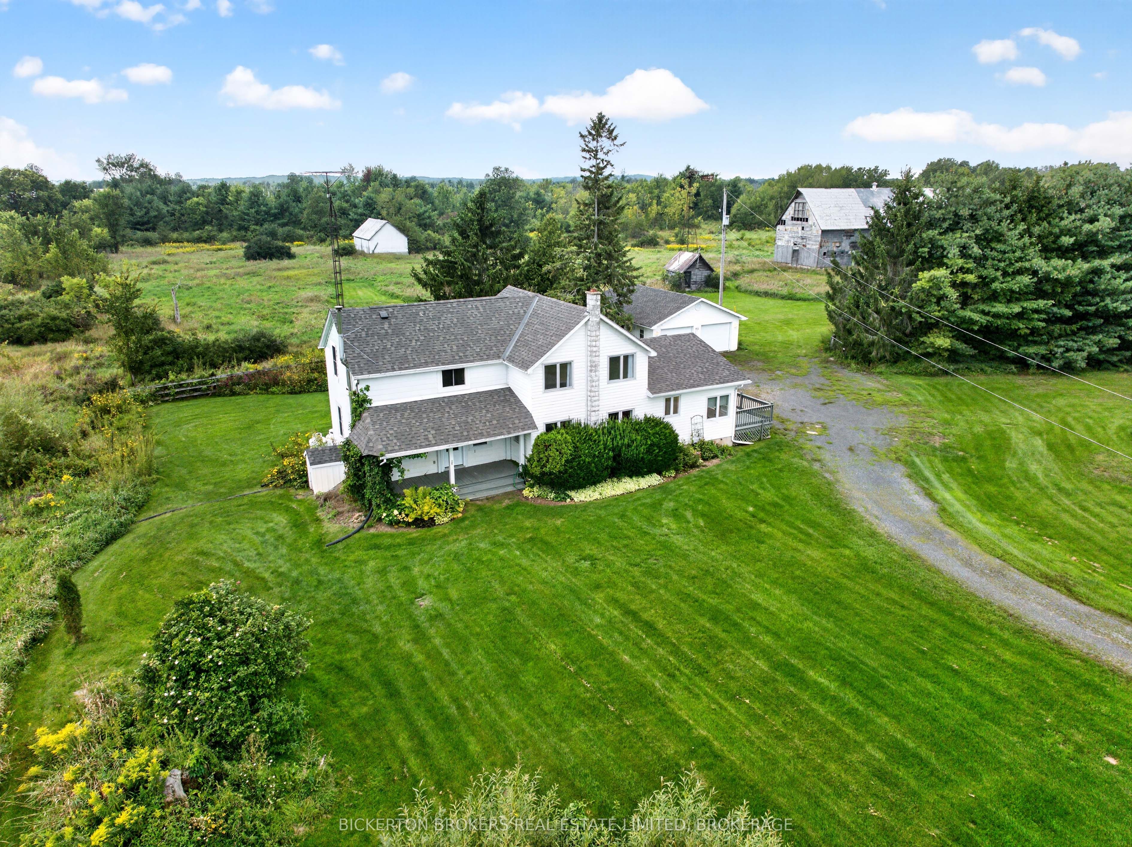852 Kyes Road, Front of Leeds & Seeleys Bay, ON K0E 1L0