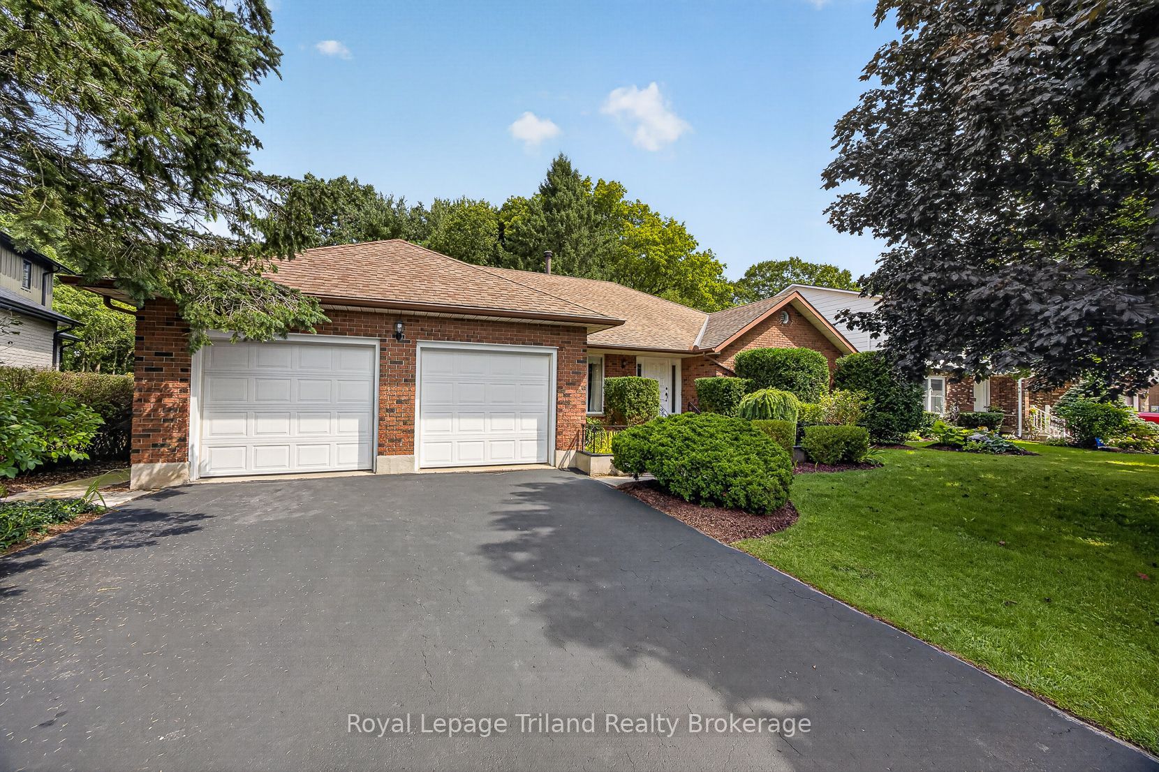 39 Clear Valley Drive, Tillsonburg, ON N4G 4Y7 photo 2