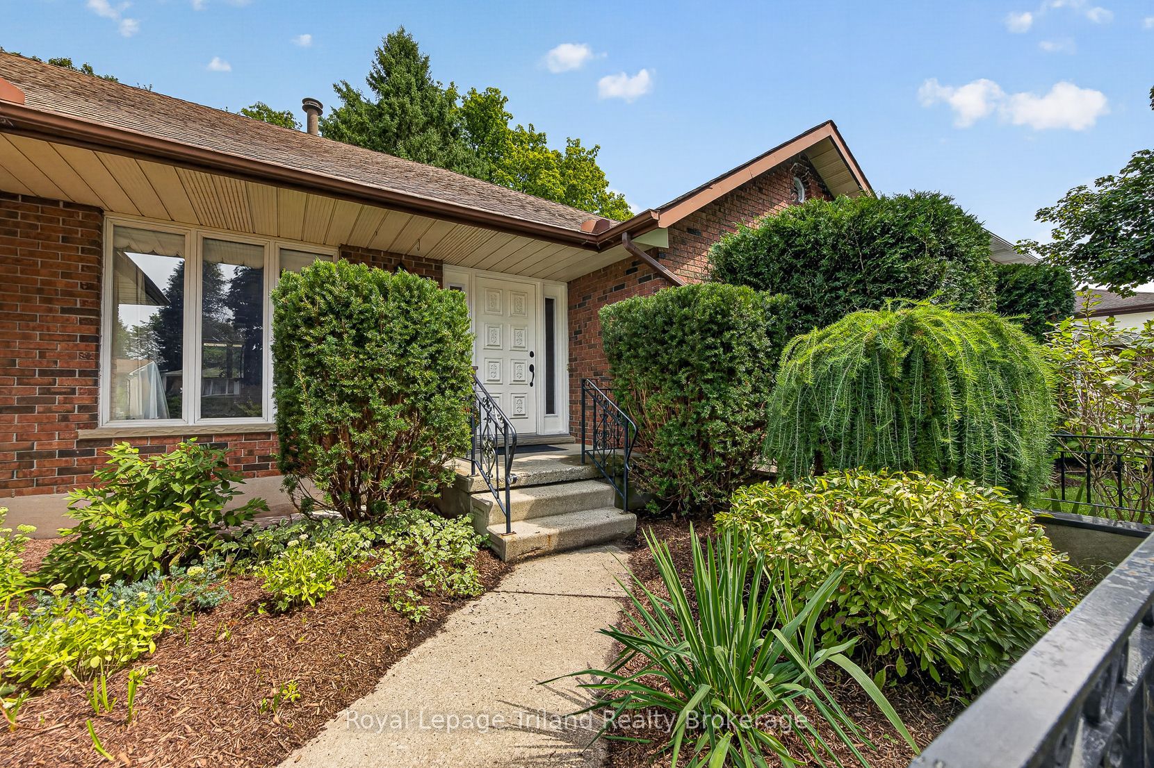 39 Clear Valley Drive, Tillsonburg, ON N4G 4Y7 photo 5