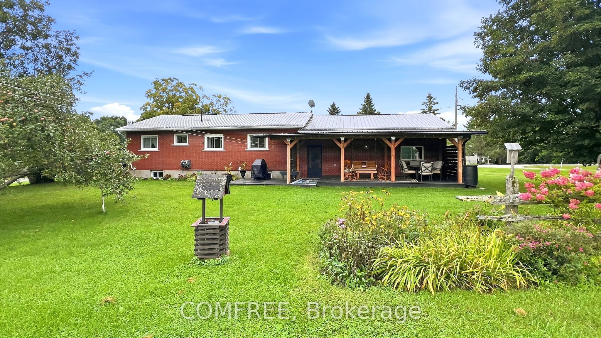 192 Clarchris Road, Tay Valley, ON K7H 3C6 photo 2