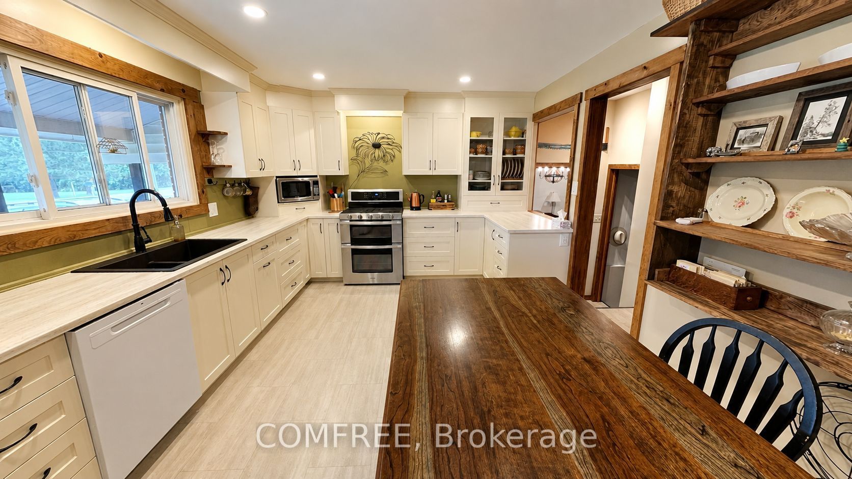 192 Clarchris Road, Tay Valley, ON K7H 3C6 photo 5