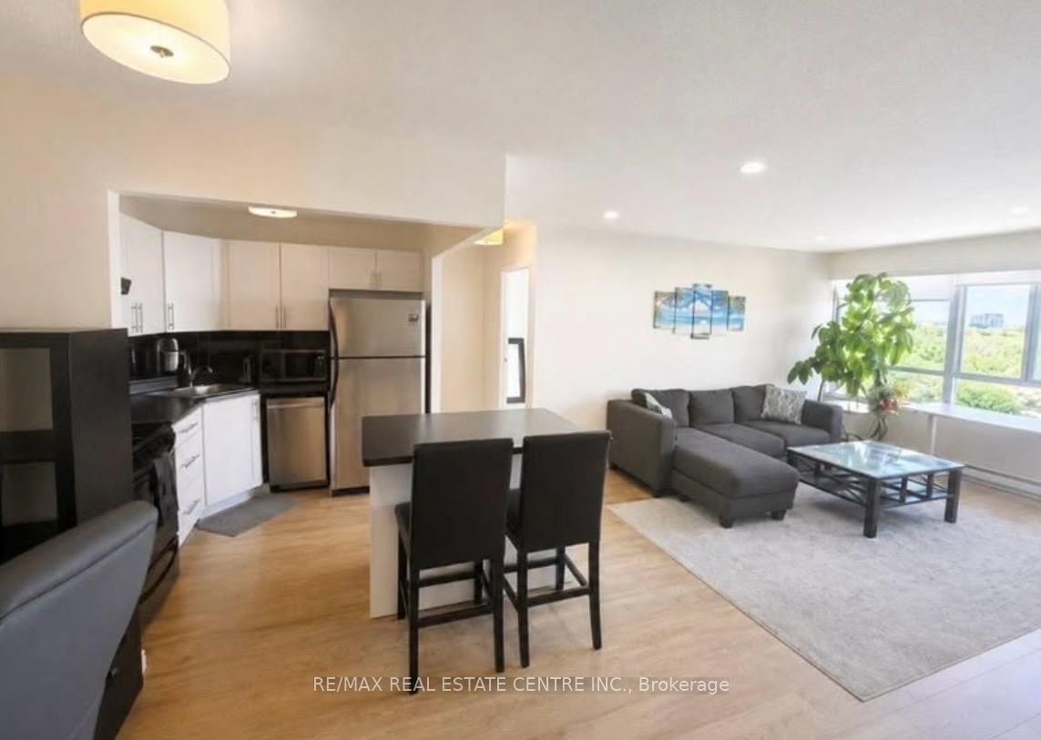 65 Highland Crescent 804, Kitchener, ON N2M 5M8