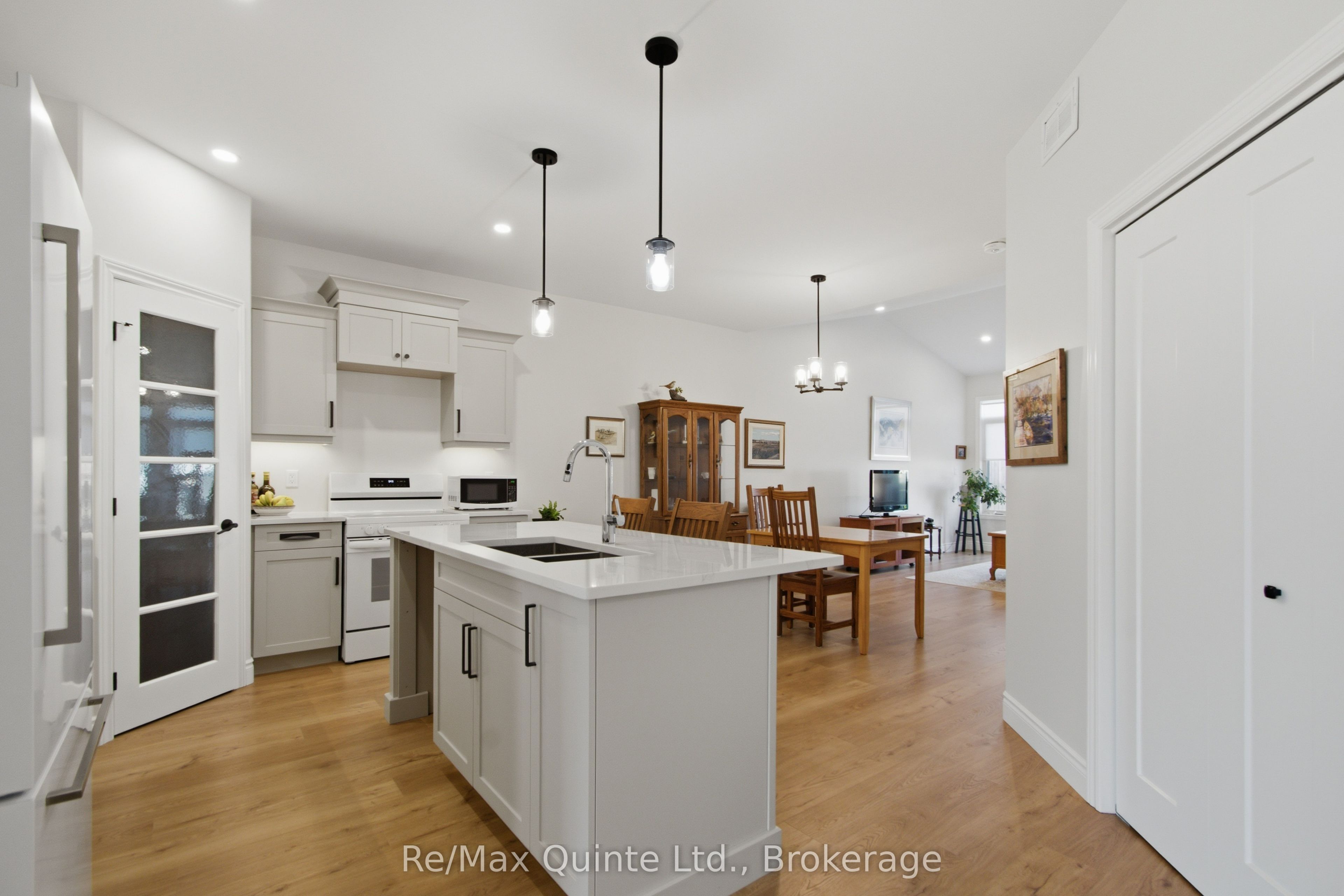 94 Raycroft Drive, Belleville, ON K8N 0R4 photo 4