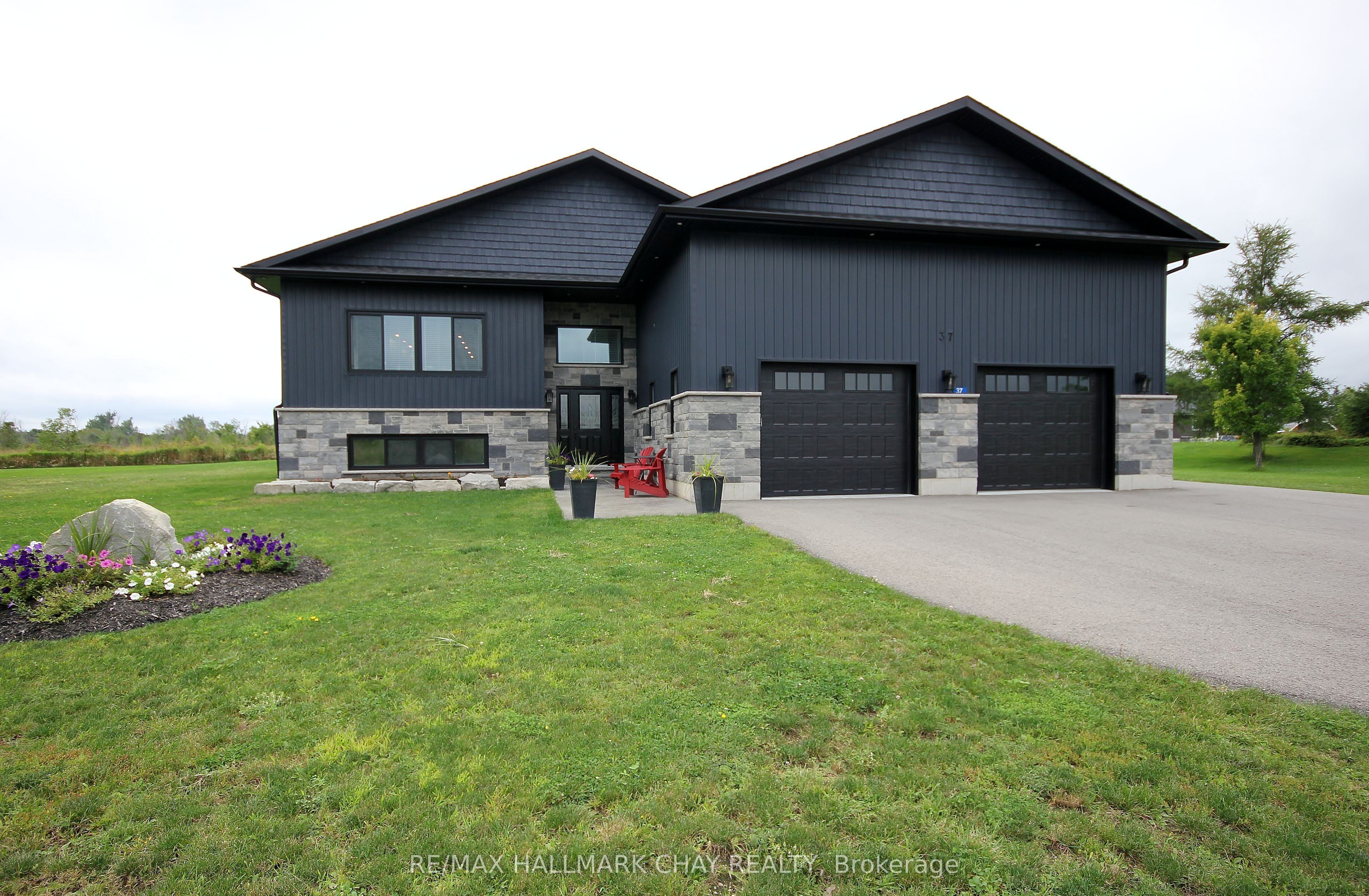 37 HILLSIDE Drive, Georgian Bay, ON L0K 1S0 photo 2