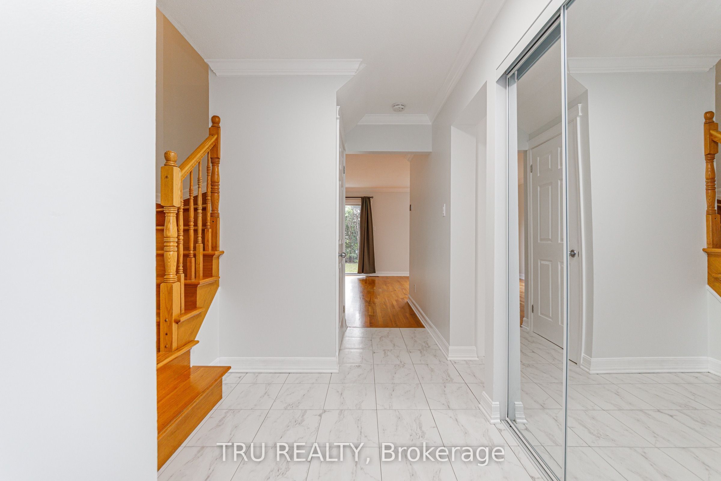 14 Wolfgang Drive, Barrhaven, ON K2J 1T1 photo 2