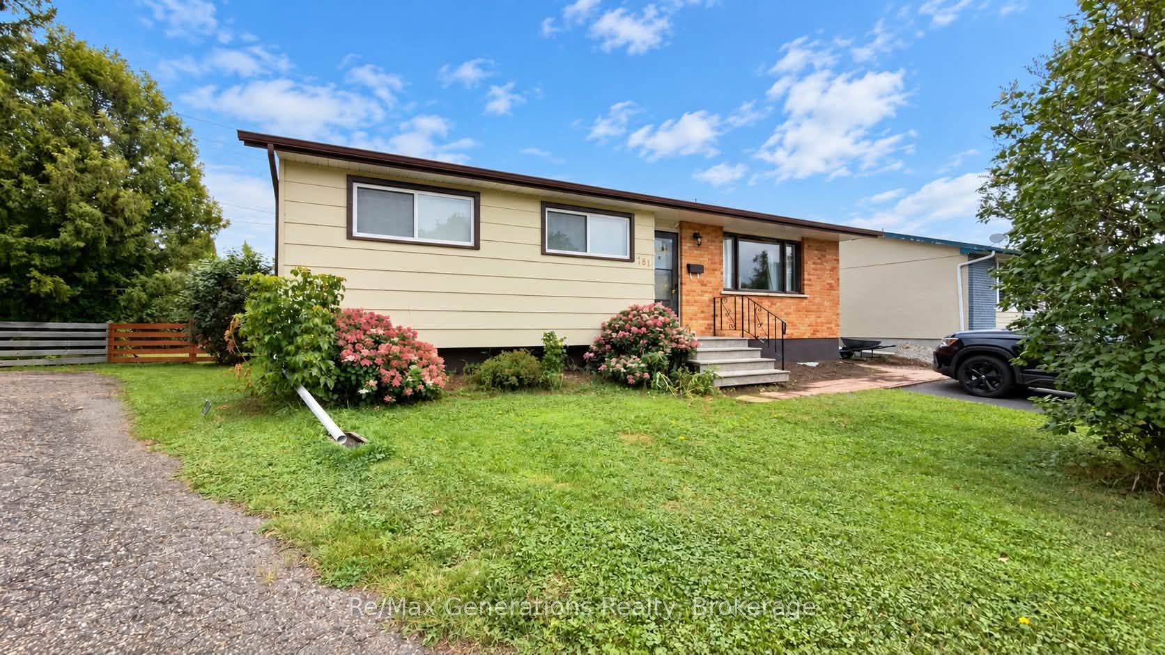 161 Newberry Crescent, Thunder Bay, ON P7C 2E4