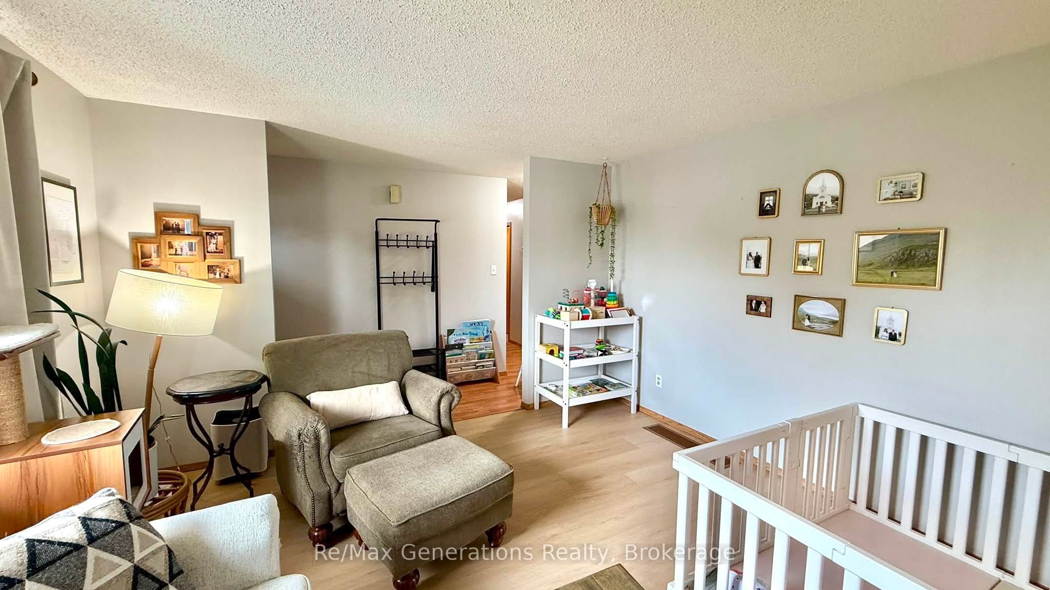 161 Newberry Crescent, Thunder Bay, ON P7C 2E4 photo 4
