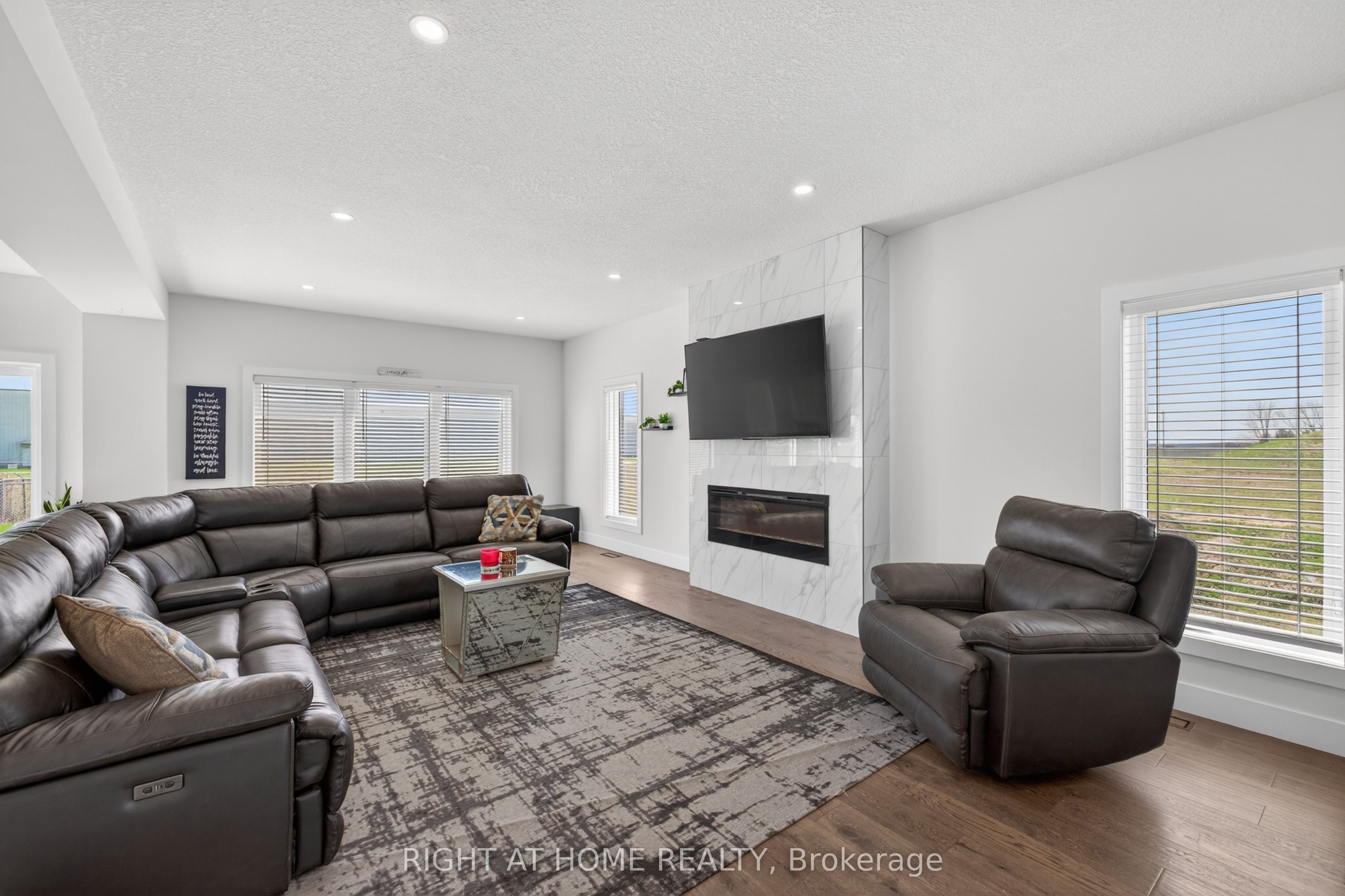 216 Greene Street, South Huron, ON N0M 1S3 photo 4