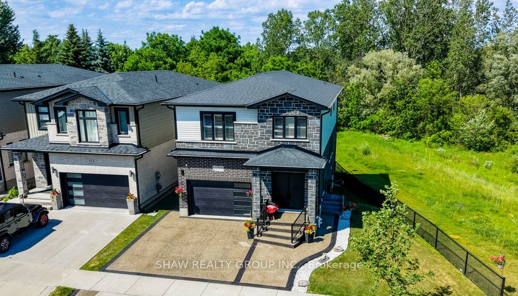 924 Chapel Hill Court, Kitchener, ON N2R 0P4 photo 4
