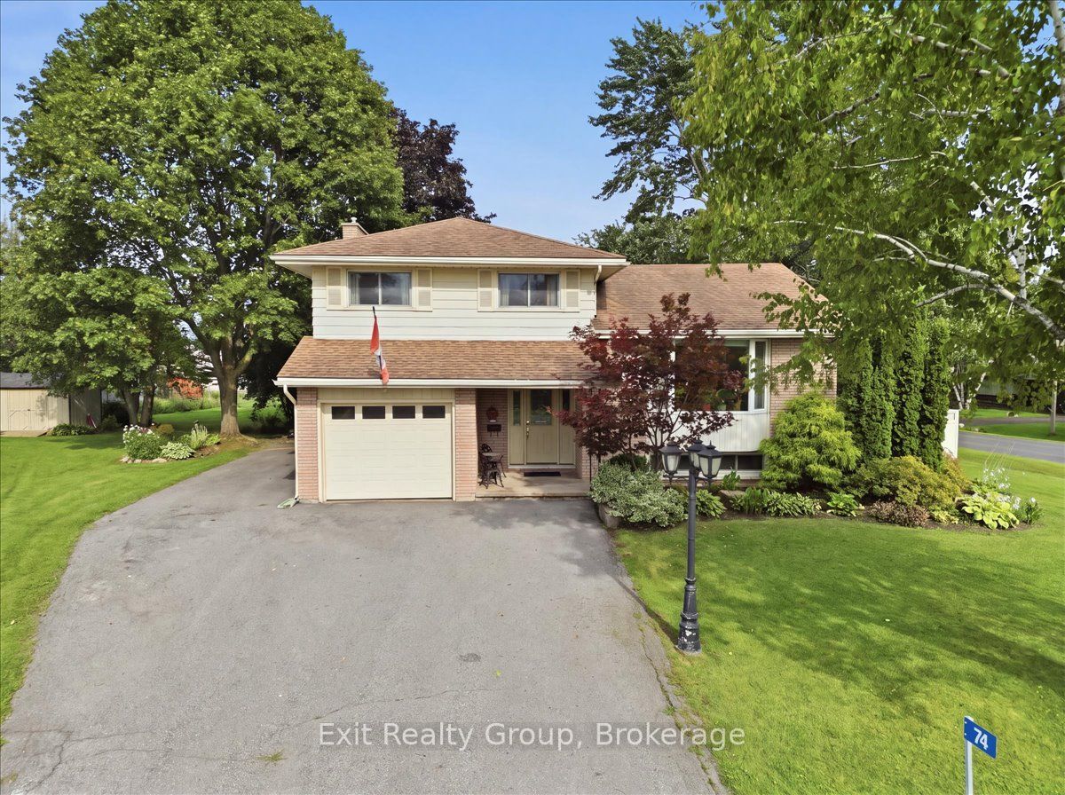 74 Burns Avenue, Quinte West, ON K8R 1G3