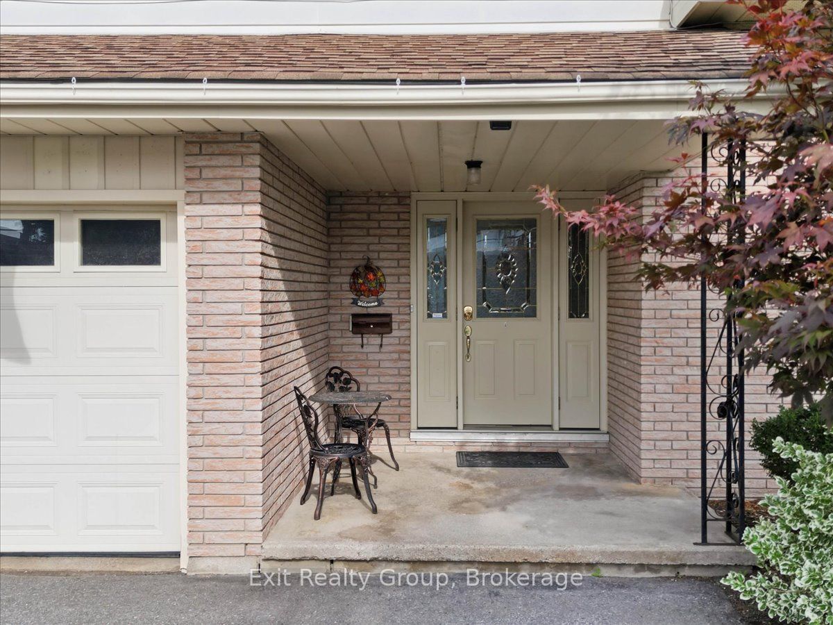74 Burns Avenue, Quinte West, ON K8R 1G3 photo 2