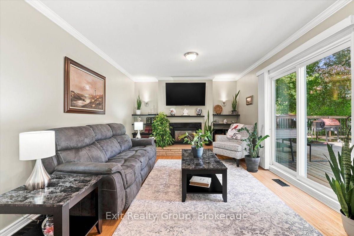 74 Burns Avenue, Quinte West, ON K8R 1G3 photo 4
