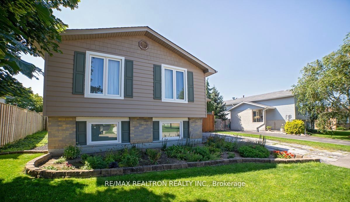 43 Odessa Street, Hamilton, ON L8J 1A3