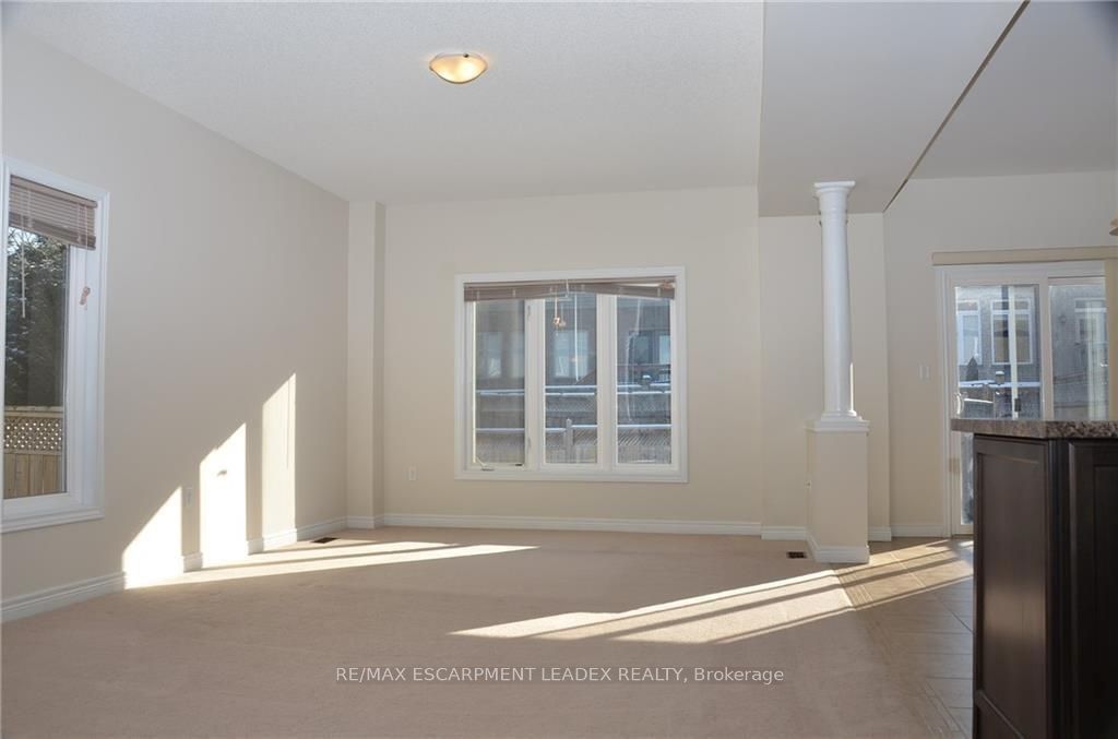 341 Stonehenge Drive, Hamilton, ON L9K 1S7 photo 2