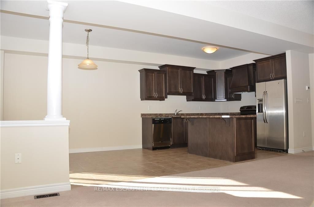 341 Stonehenge Drive, Hamilton, ON L9K 1S7 photo 3