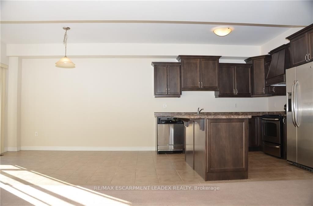 341 Stonehenge Drive, Hamilton, ON L9K 1S7 photo 4