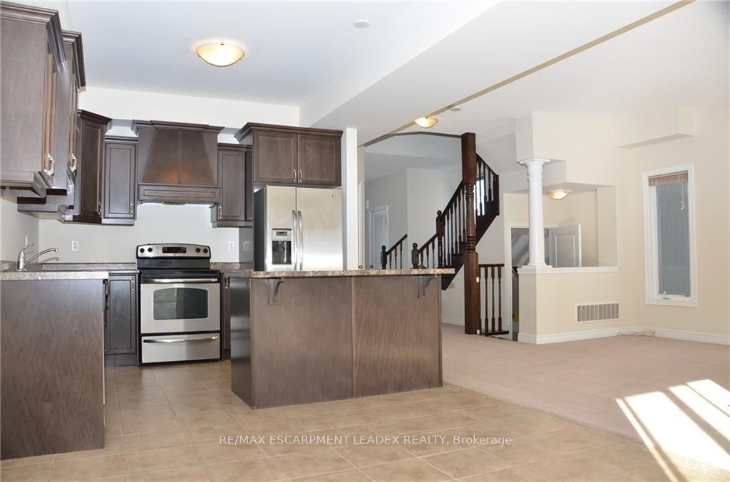 341 Stonehenge Drive, Hamilton, ON L9K 1S7 photo 5