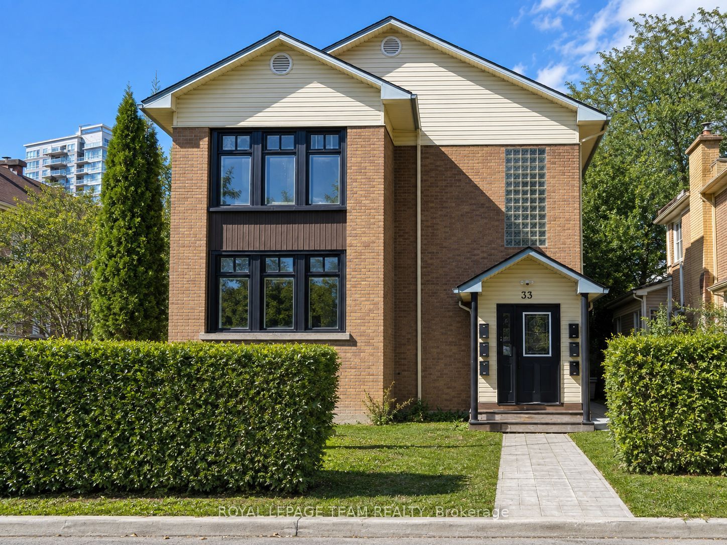 33 Coupal Street 1, Vanier and Kingsview Park, ON K1L 5Z9