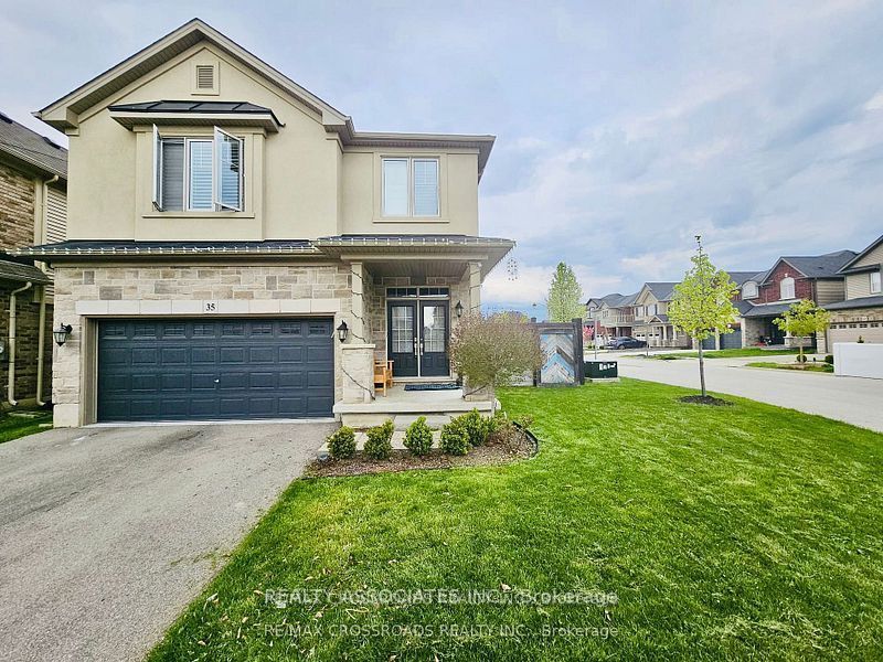 35 Cutts Crescent, Hamilton, ON L0R 1C0