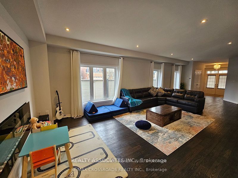 35 Cutts Crescent, Hamilton, ON L0R 1C0 photo 4