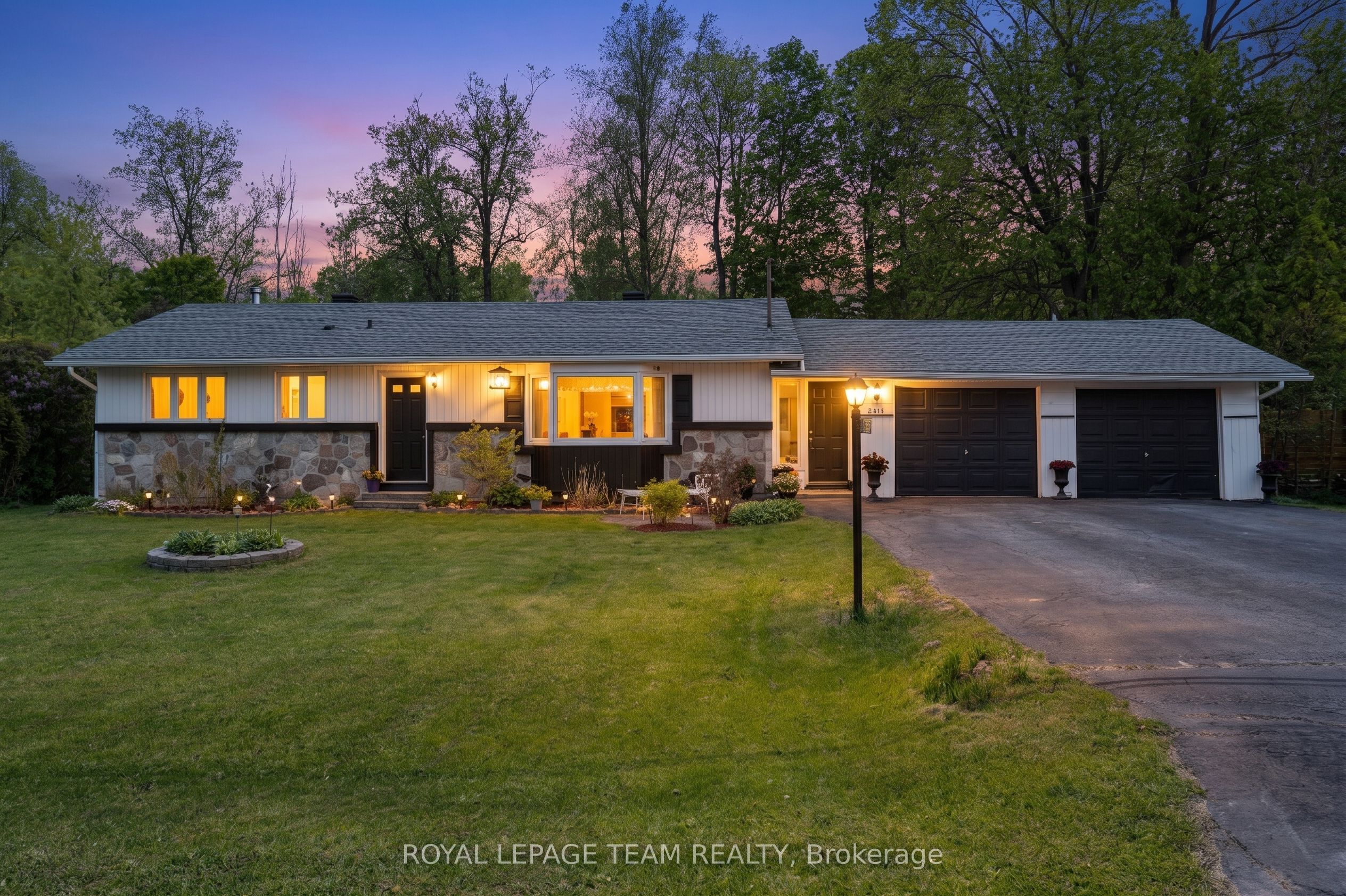 5643 Ficko Crescent, Blossom Park - Airport and Area, ON K1X 1H3 photo 3
