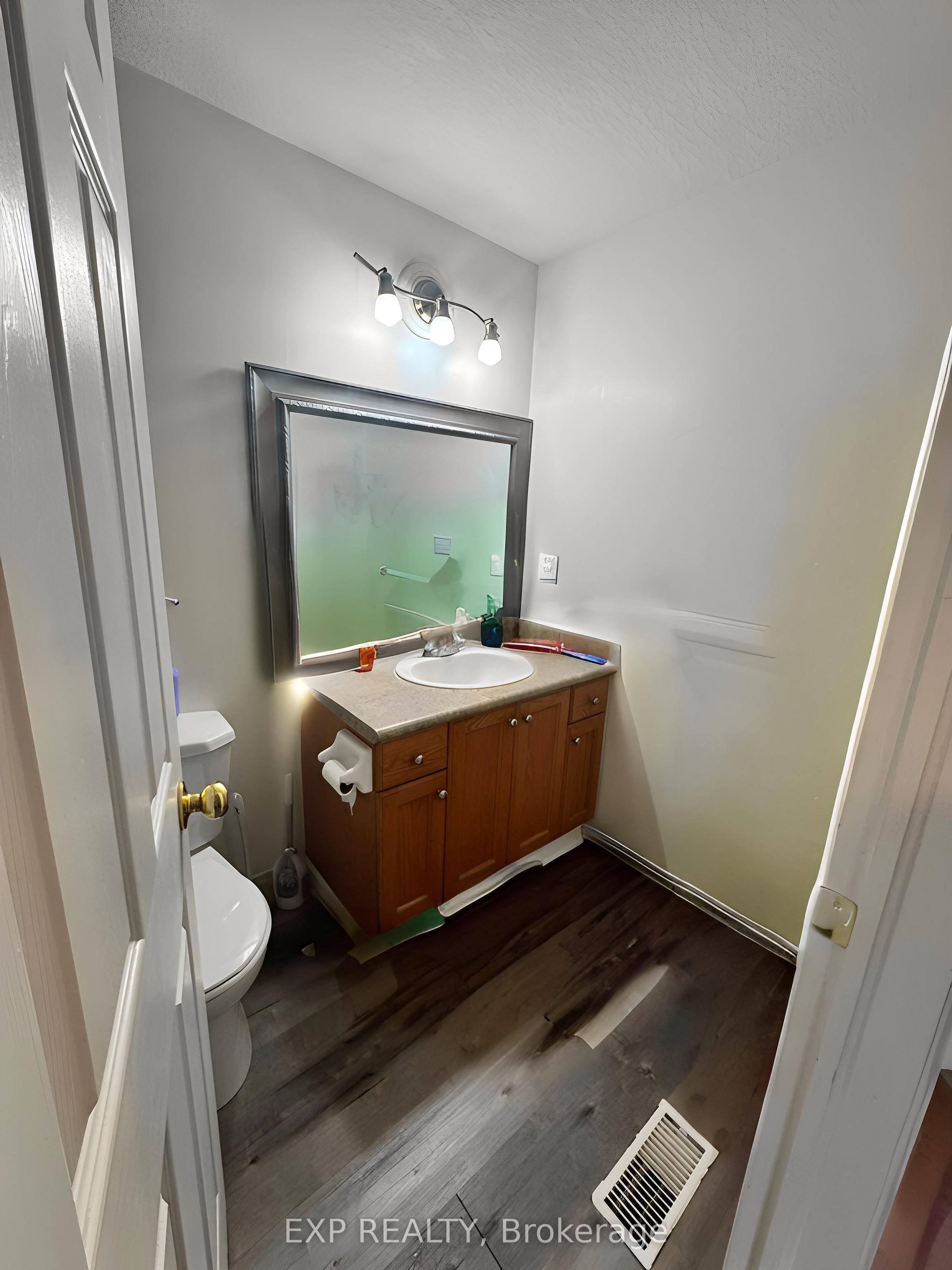 717 Activa Avenue, Kitchener, ON N2E 4E1 photo 5