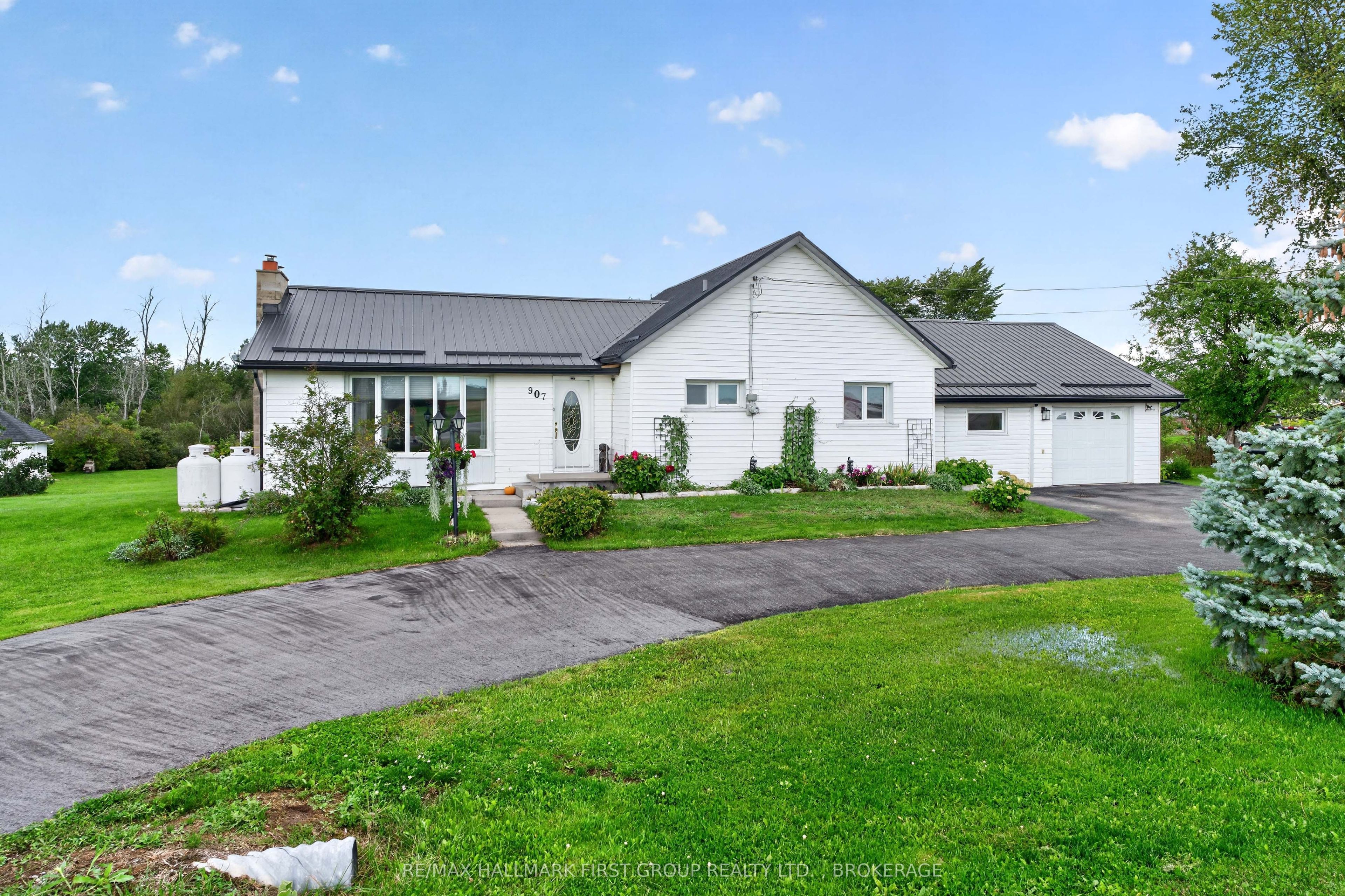 907 Millhaven Road, Loyalist, ON K0H 2H0