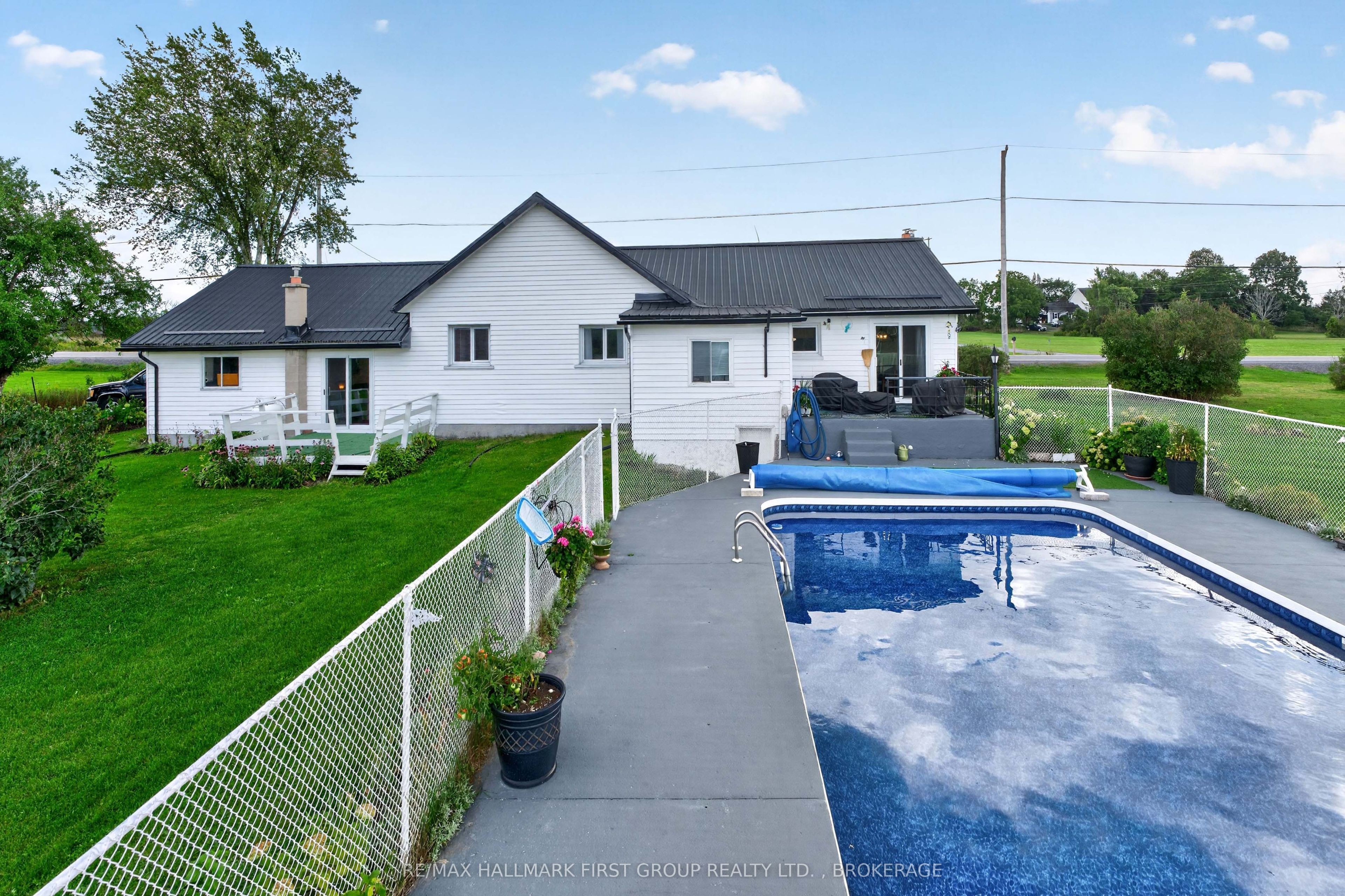 907 Millhaven Road, Loyalist, ON K0H 2H0 photo 3
