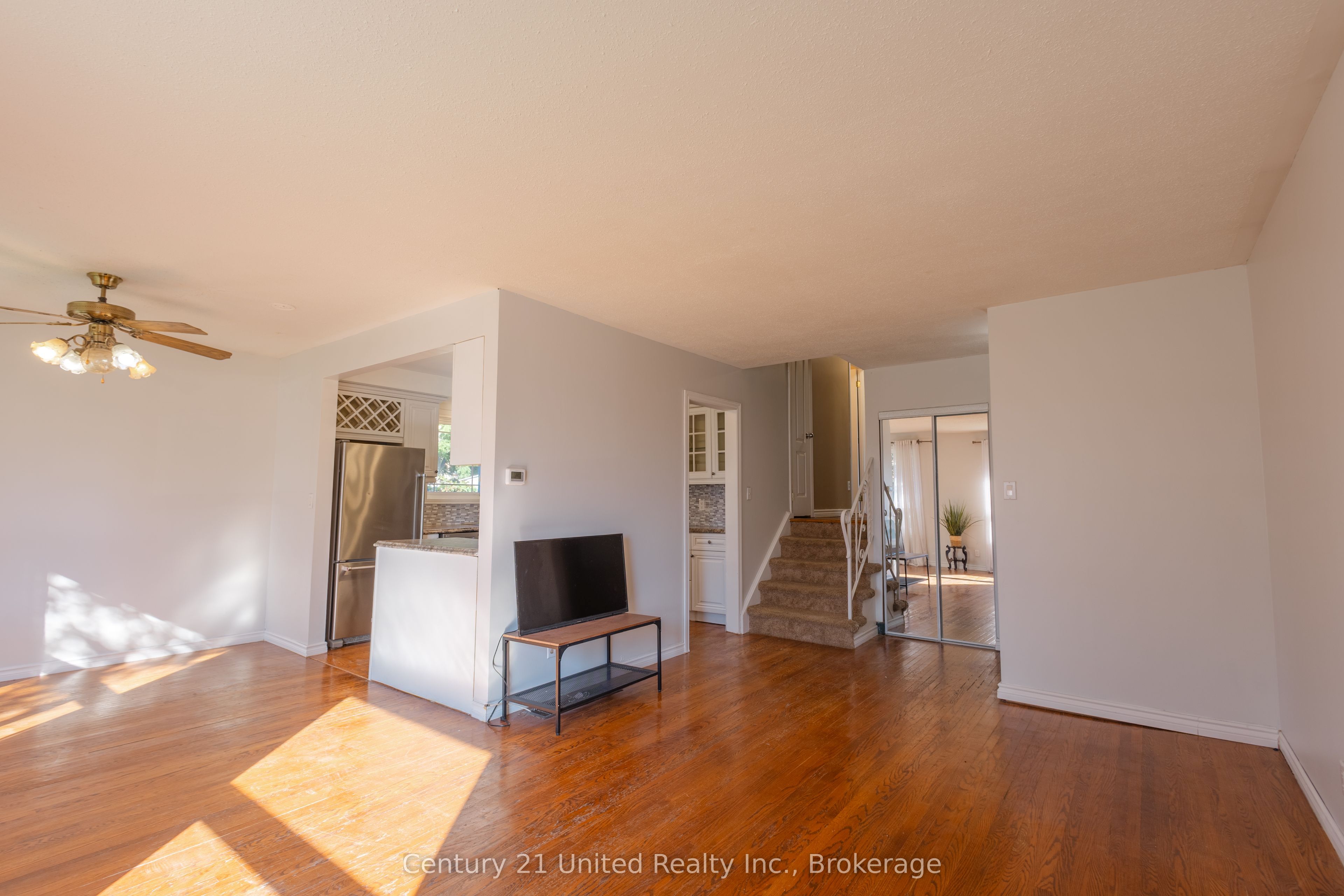 255 Woodward Avenue, Selwyn, ON K9L 1K1 photo 2