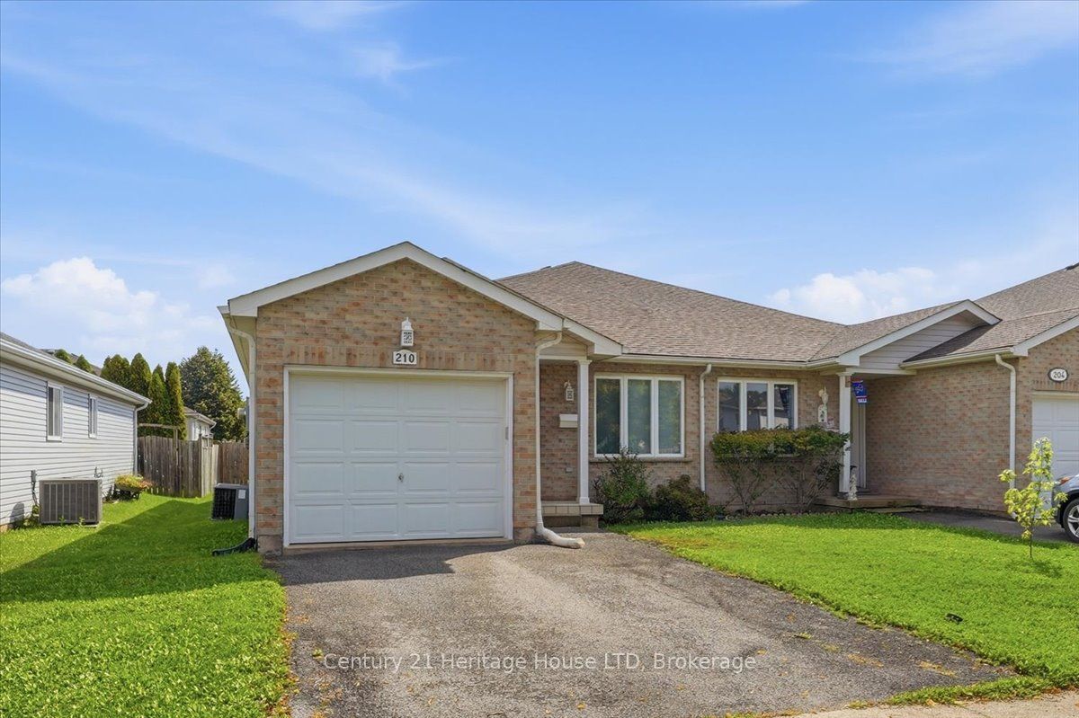 210 Oakcrest Avenue, Welland, ON L3C 7K3 photo 2