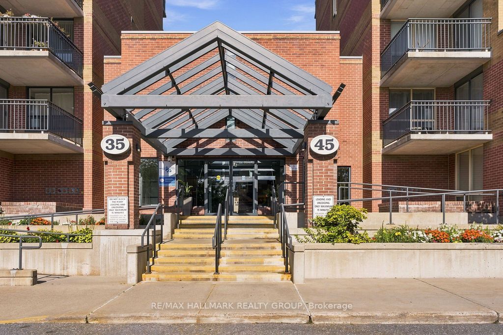 45 Holland Avenue 408, Tunneys Pasture and Ottawa West, ON K1Y 4S3 photo 2