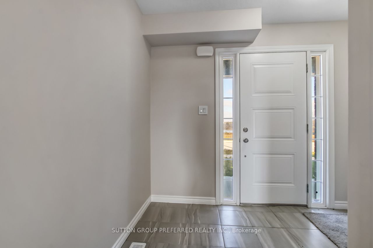 371 KENNINGTON Way, London South, ON N6L 0H4 photo 2