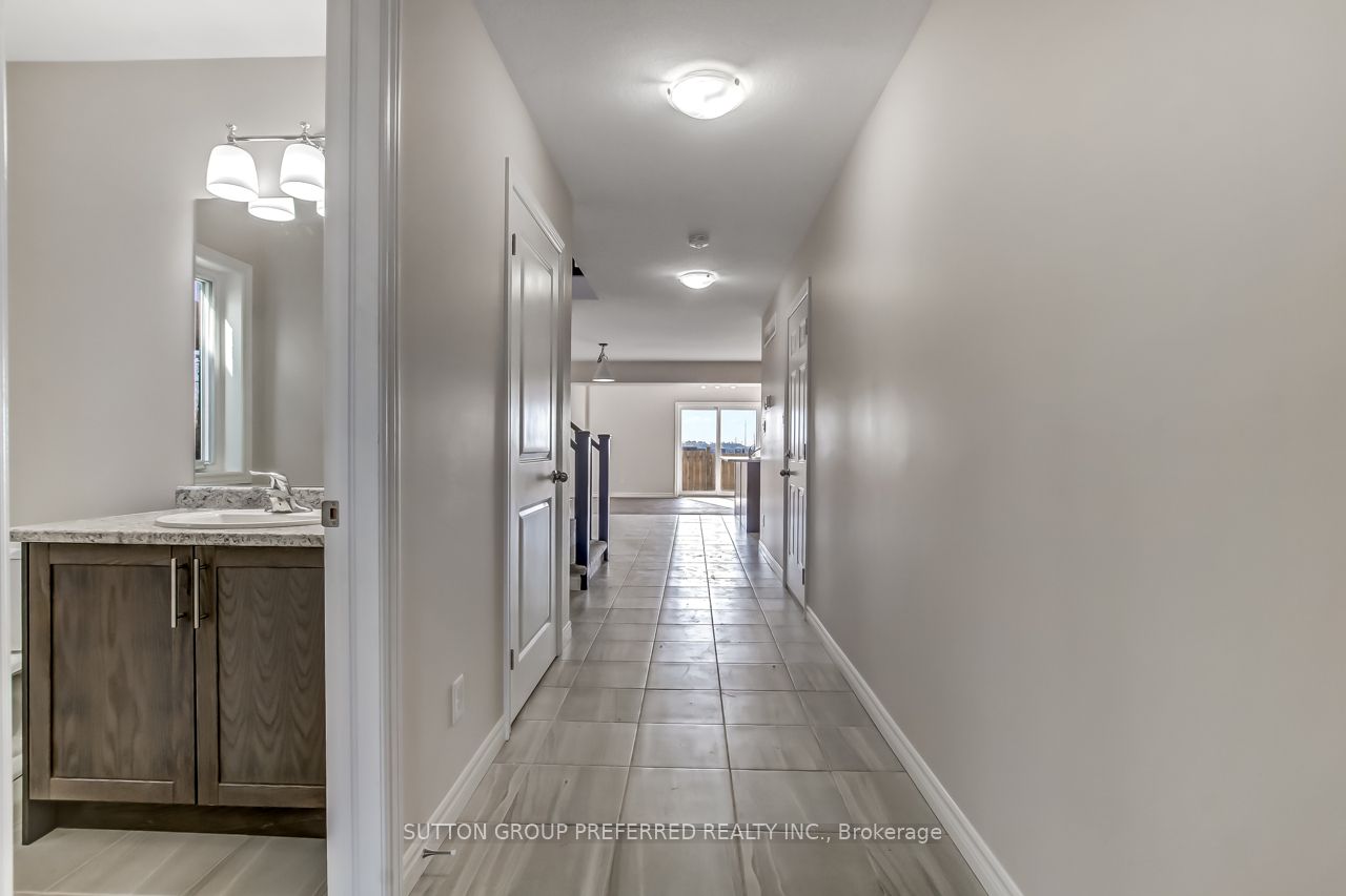 371 KENNINGTON Way, London South, ON N6L 0H4 photo 3