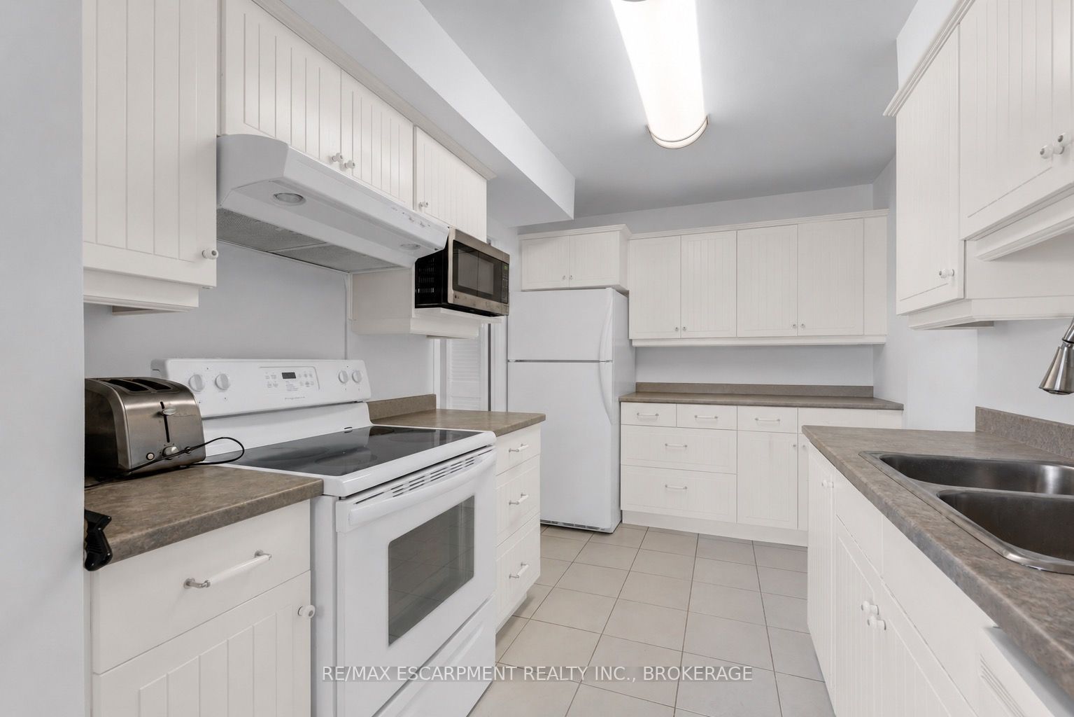 35 Towering Heights Boulevard 1007, St. Catharines, ON L2T 3G8 photo 5