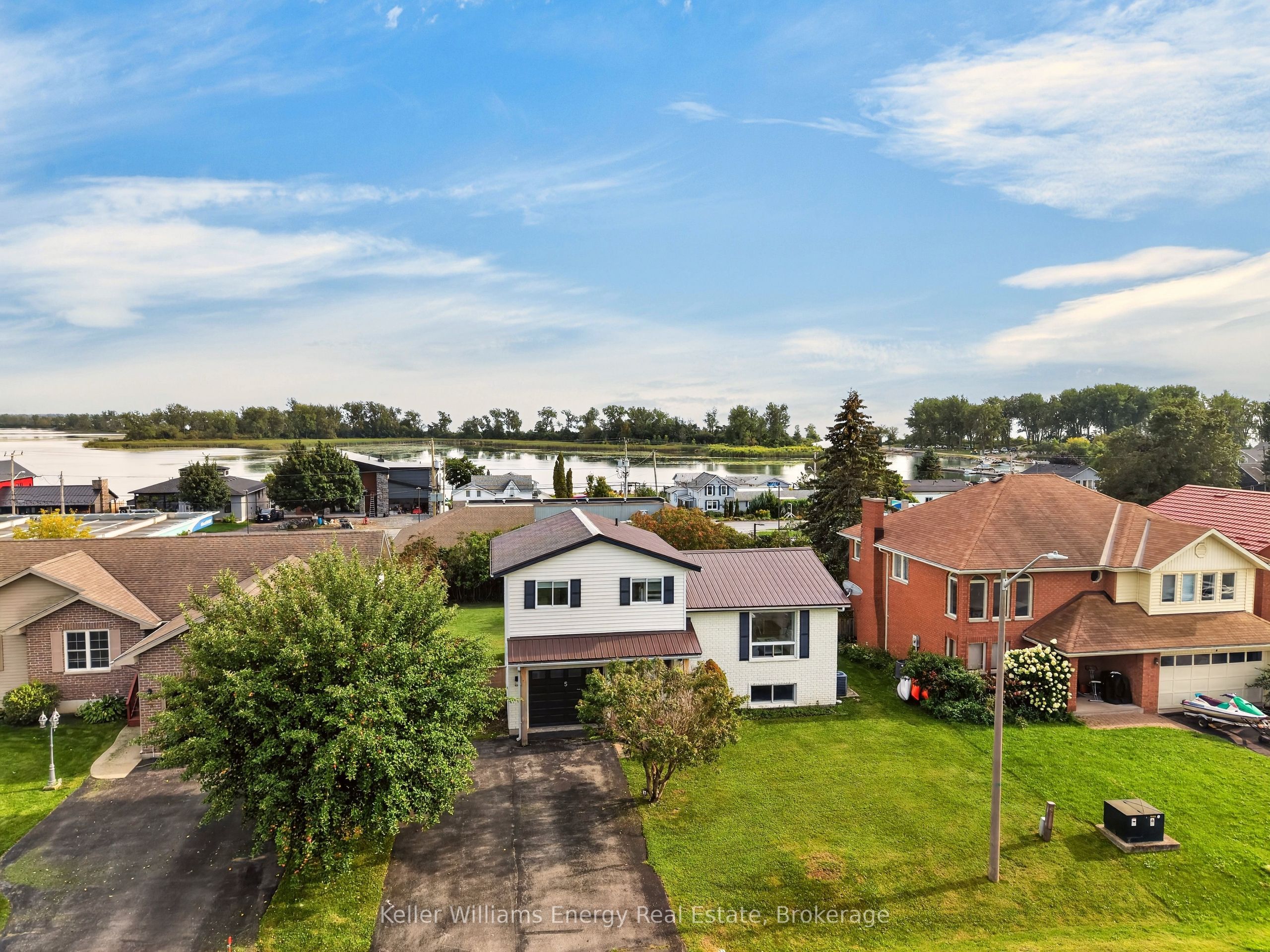 5 Harbourview Crescent, Prince Edward County, ON K0K 3L0