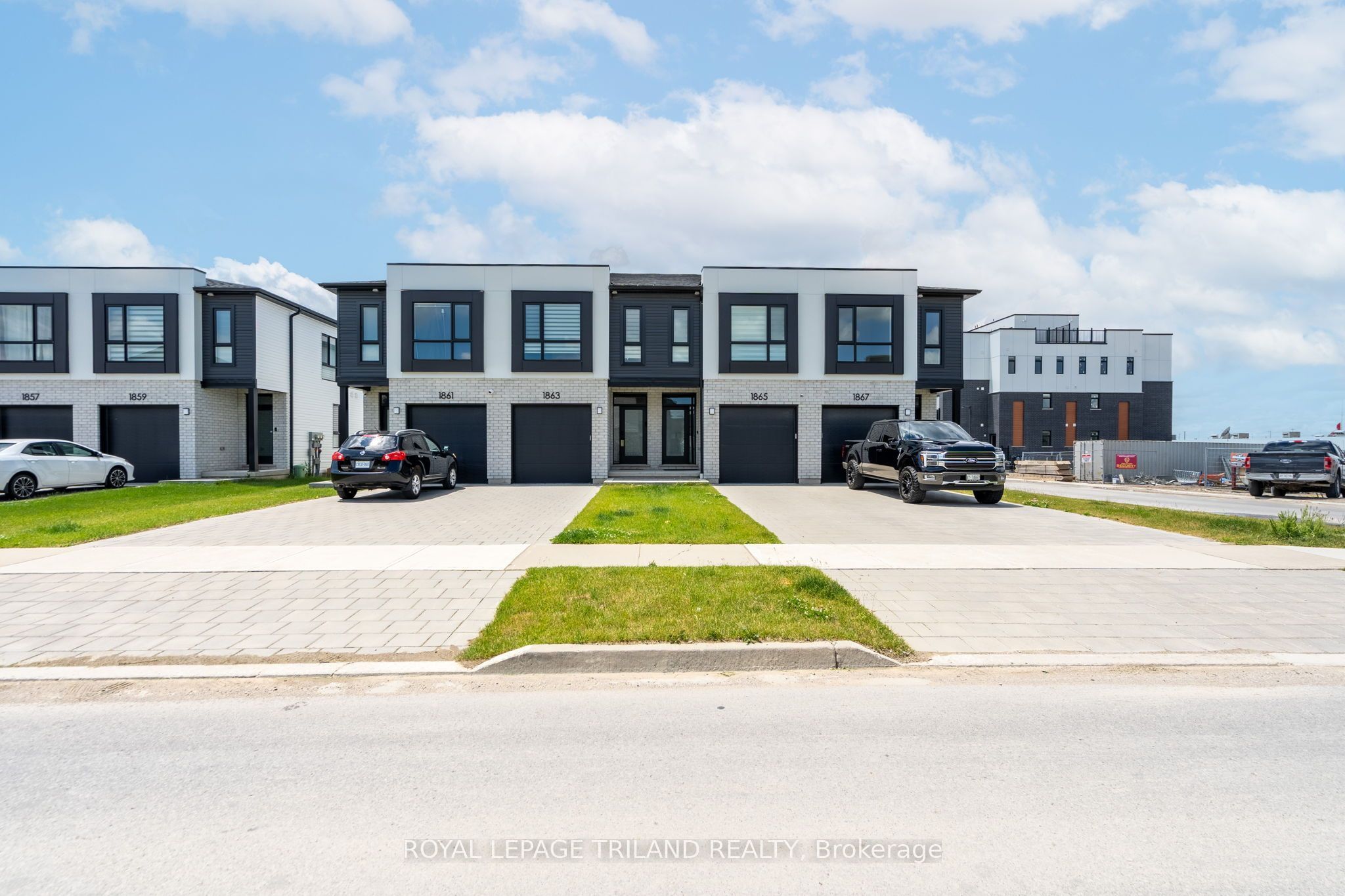1893 Dalmagarry Road, London North, ON N6G 0A6 photo 5